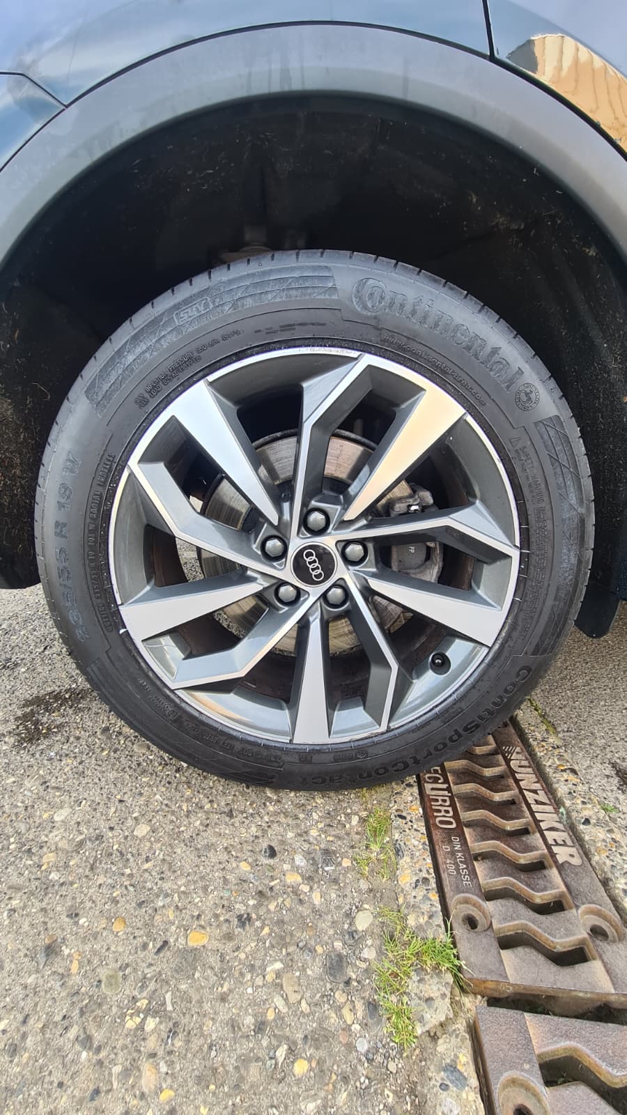 AUDI Q5 40 TDI quattro S-tronic ** Voll-Leder ** GR-Navi ** Rf-Kamera 360° ** Panorama-Glasdach ** Abstandsregelsysteme ** Ab MFK **-image-18