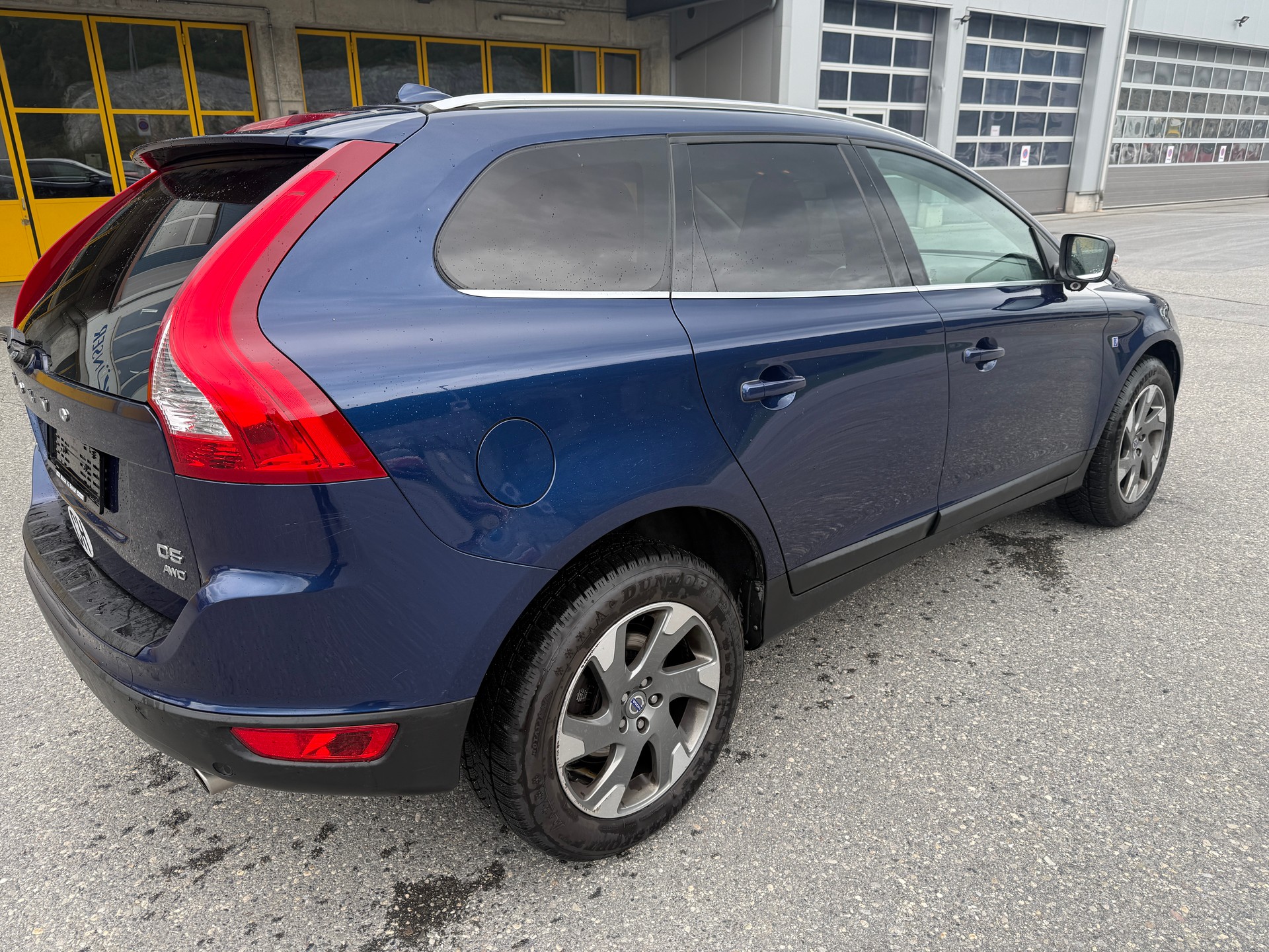 VOLVO XC60 D5 AWD OceanRace Geartronic-image-3