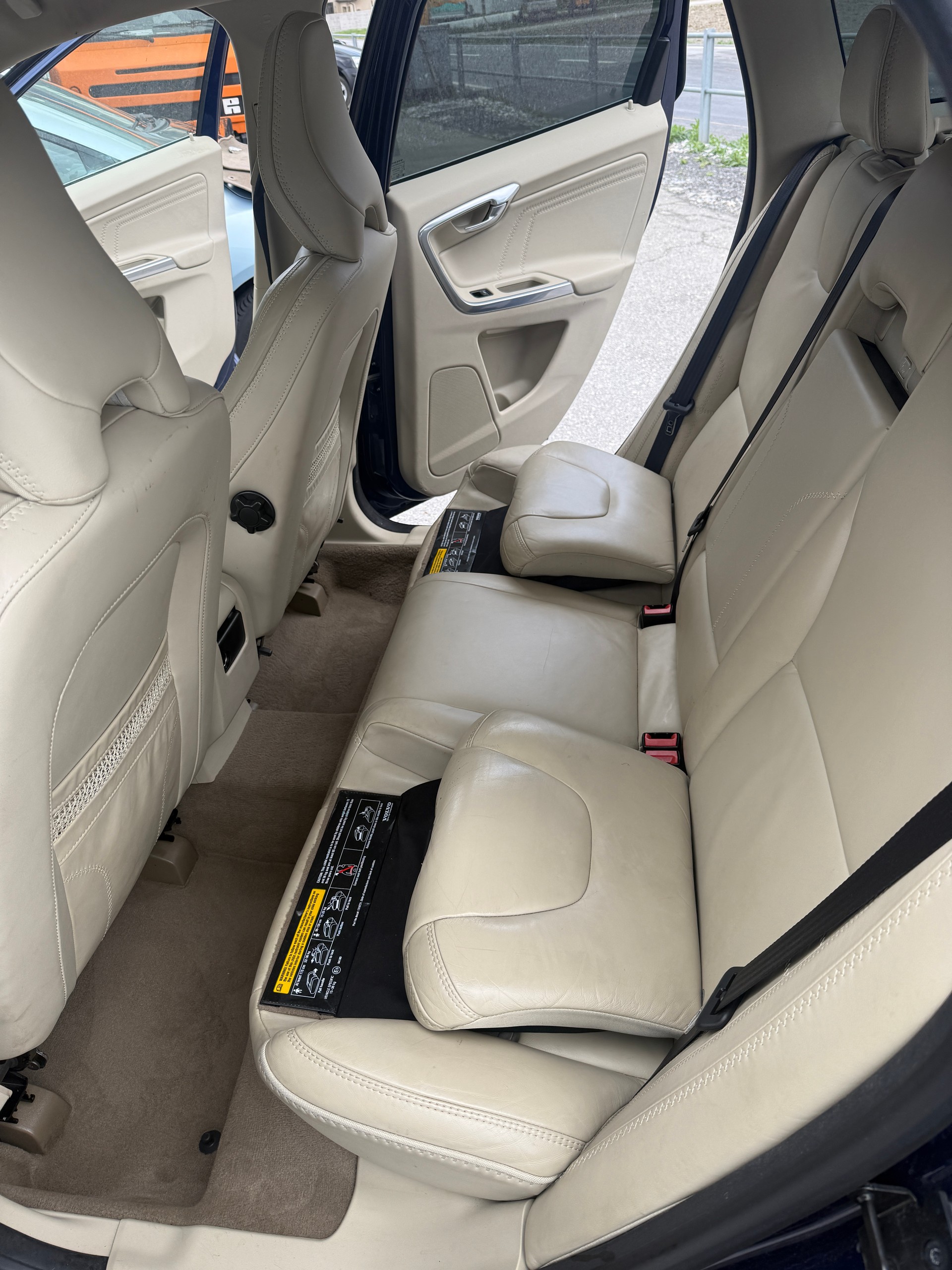 VOLVO XC60 D5 AWD OceanRace Geartronic-image-6