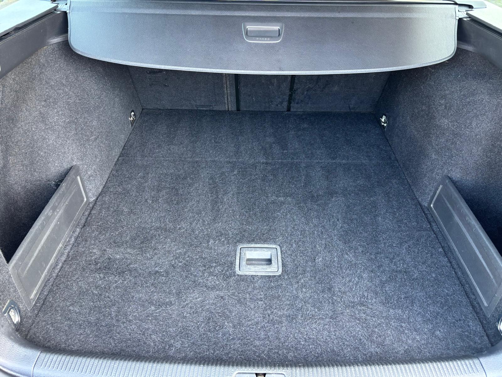 VW Passat Variant 1.4 TSI BMT Trendline-image-14