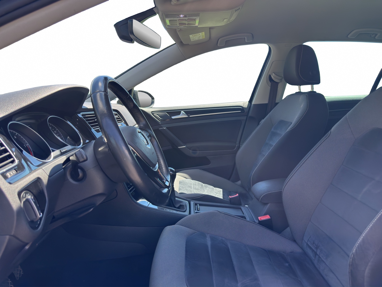 VW Golf 2.0 TDI Highline 4Motion-image-13