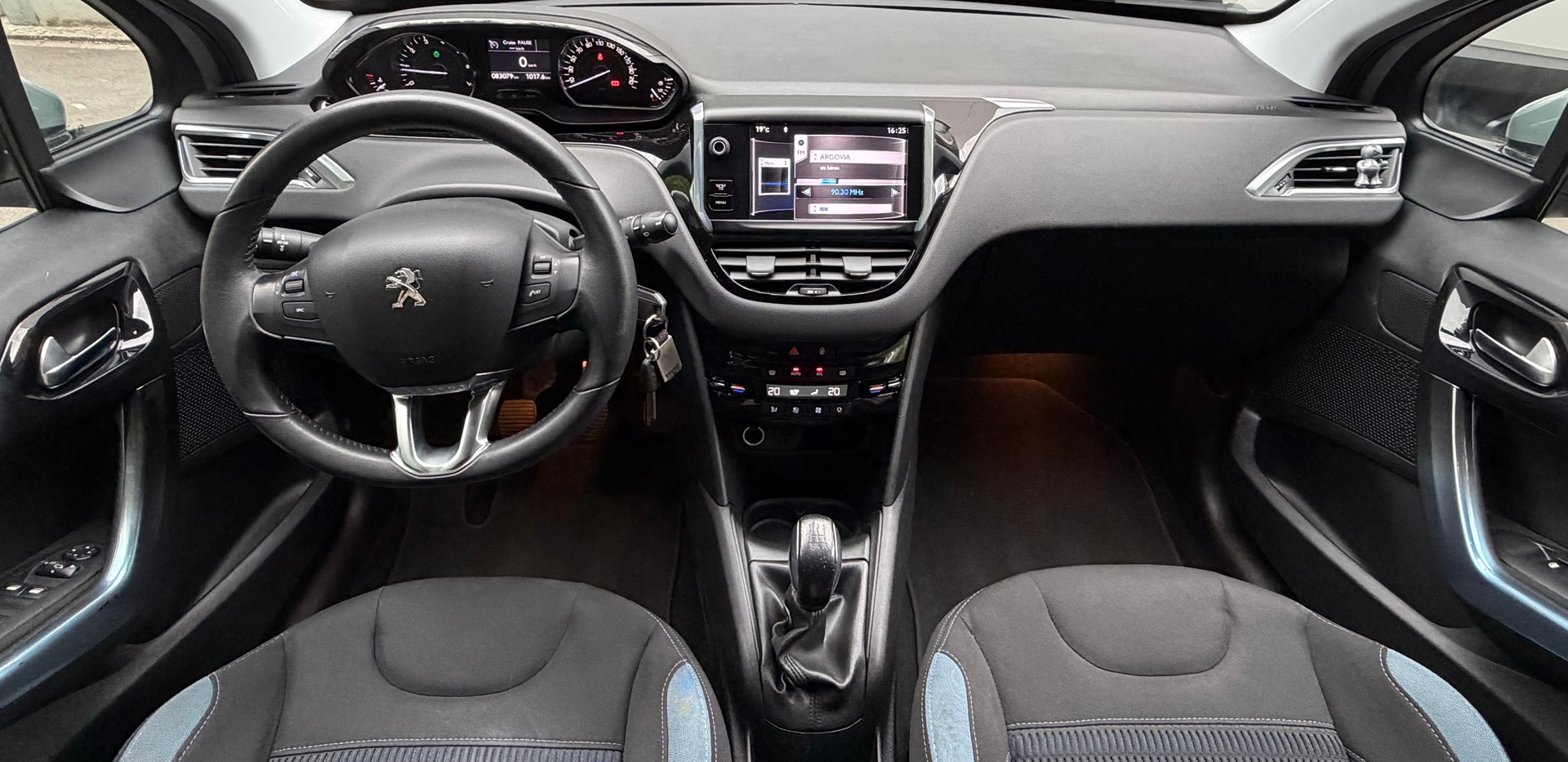PEUGEOT 208 1.6 VTI Intuitive 1 Jahr Garantie-image-9