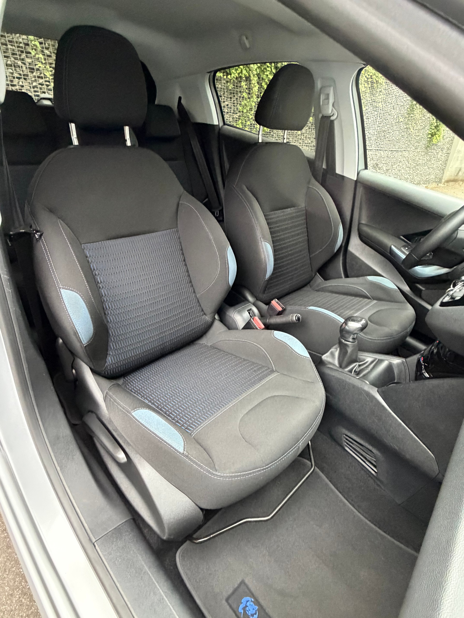 PEUGEOT 208 1.6 VTI Intuitive 1 Jahr Garantie-image-8