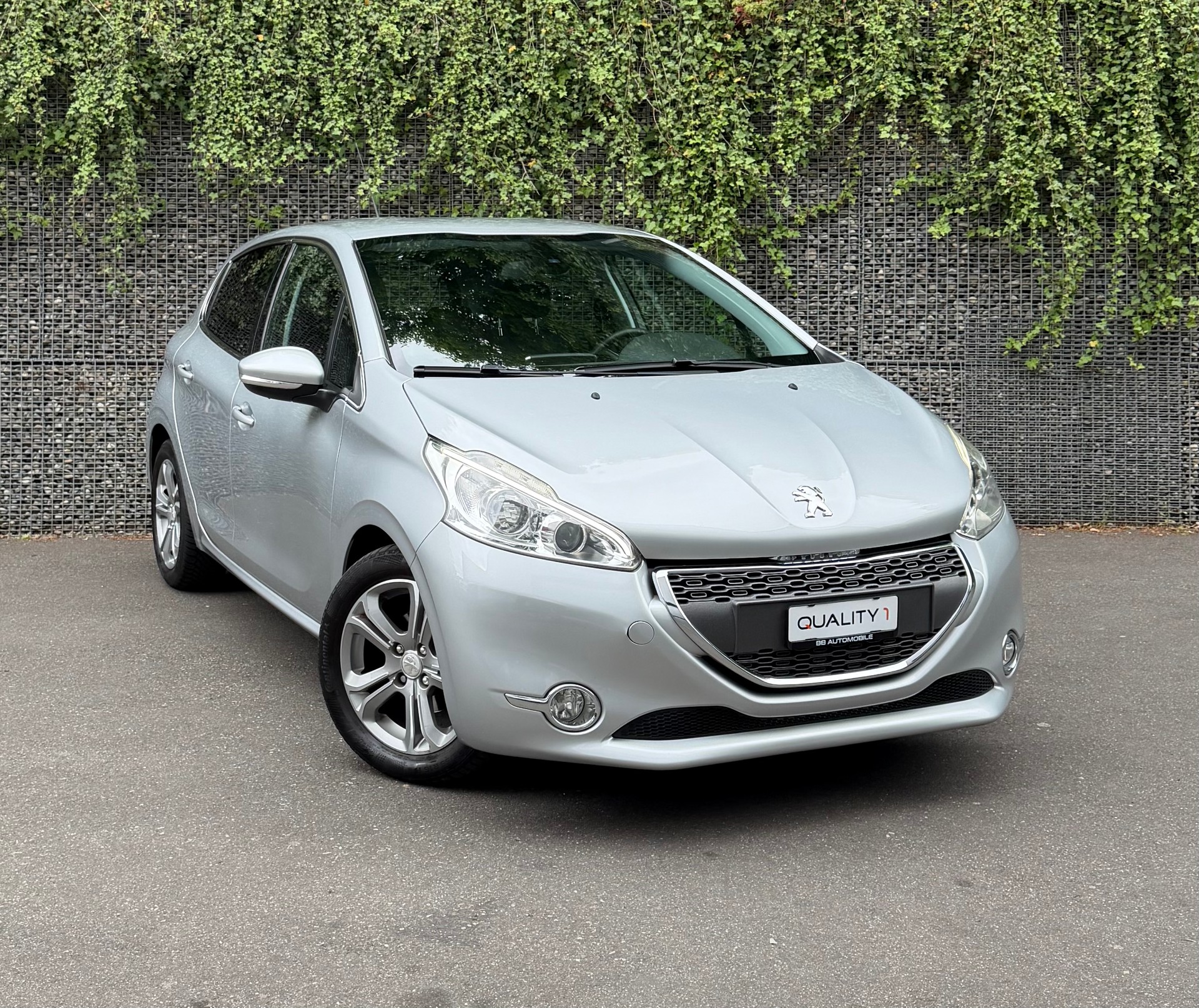 PEUGEOT 208 1.6 VTI Intuitive 1 Jahr Garantie-image-6