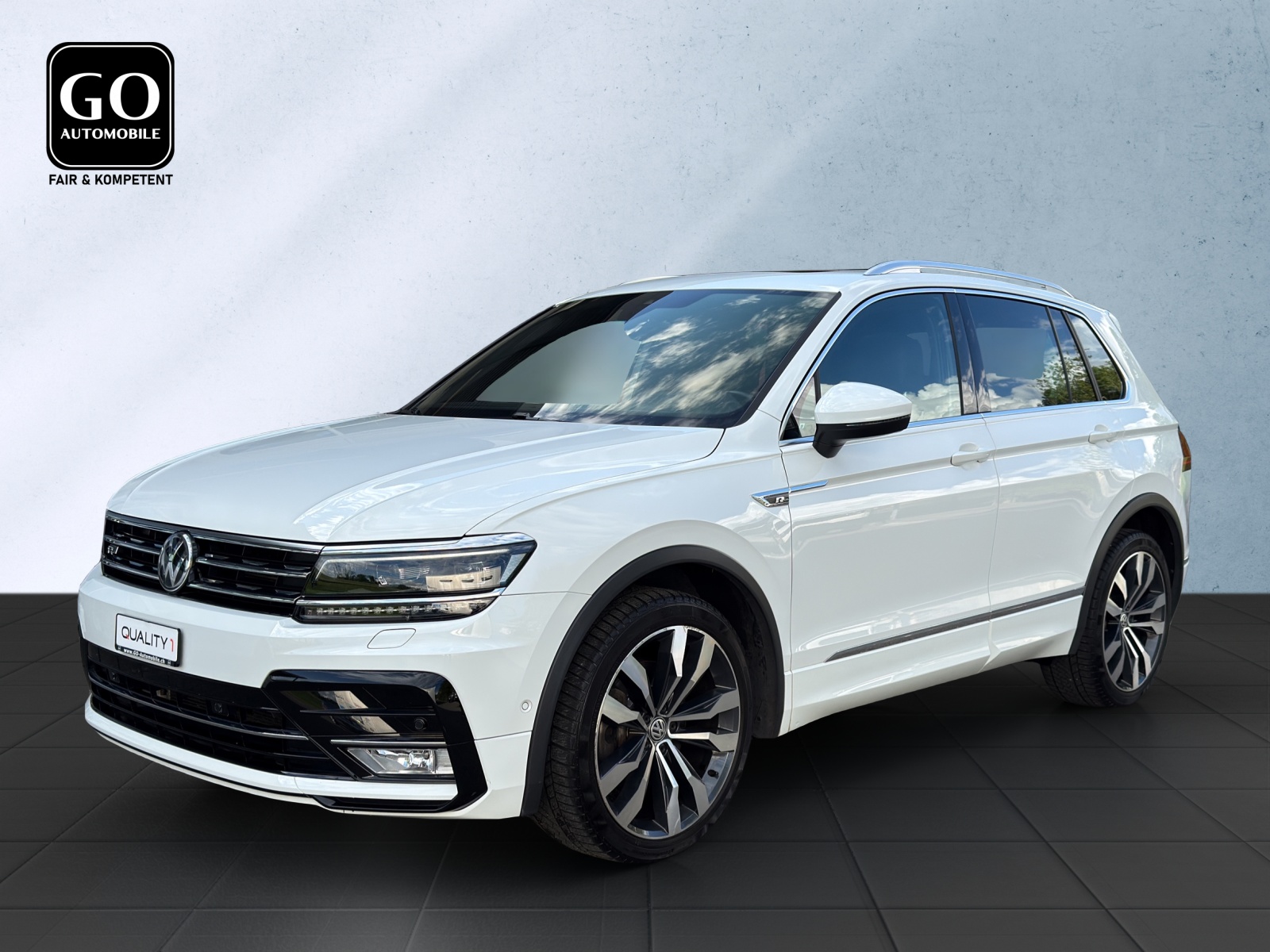 VW Tiguan 2.0TSI Highline *R-LINE* 4Motion* 220PS*-showroom-element-1