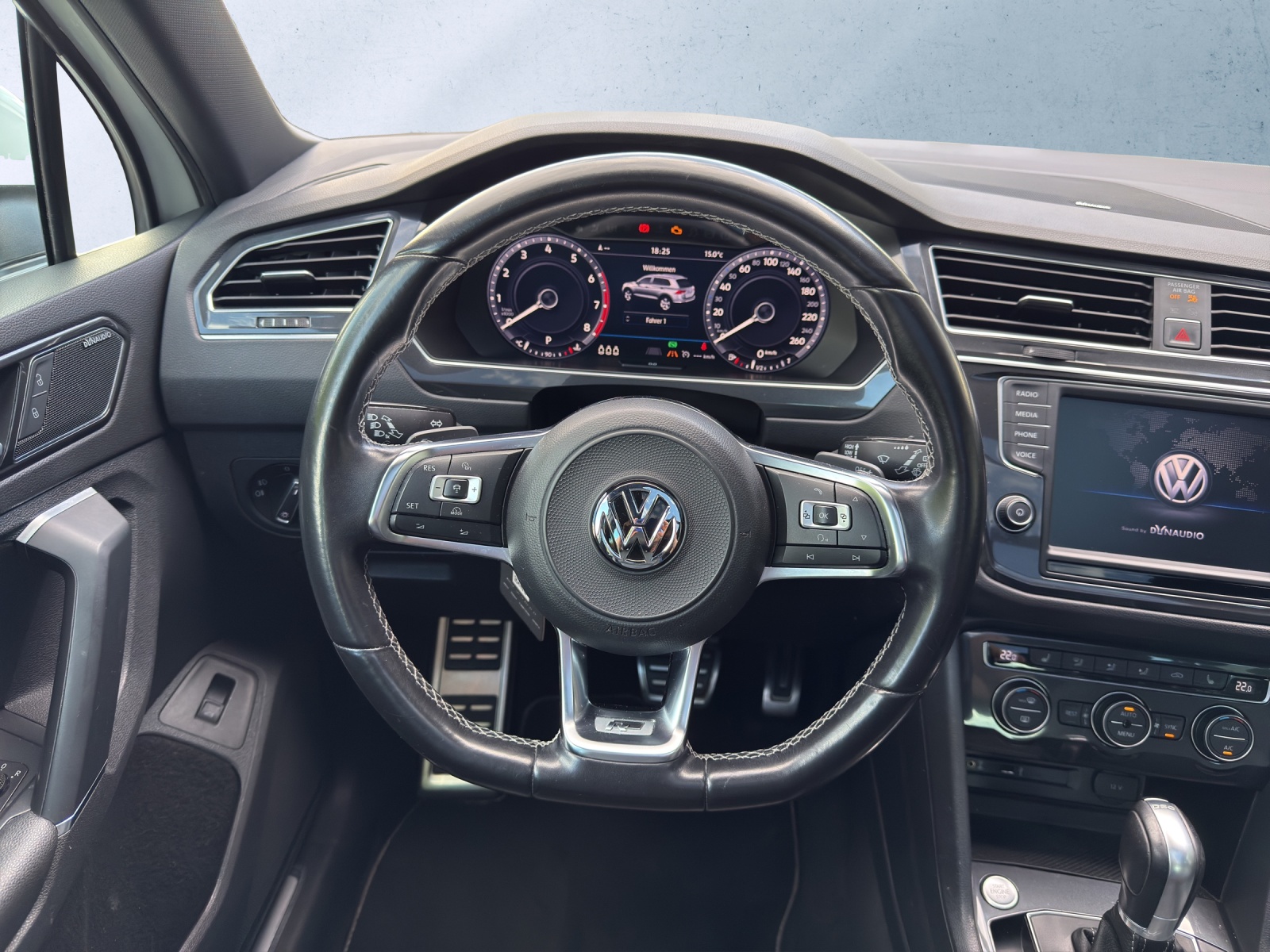 VW Tiguan 2.0TSI Highline *R-LINE* 4Motion* 220PS*-image-7
