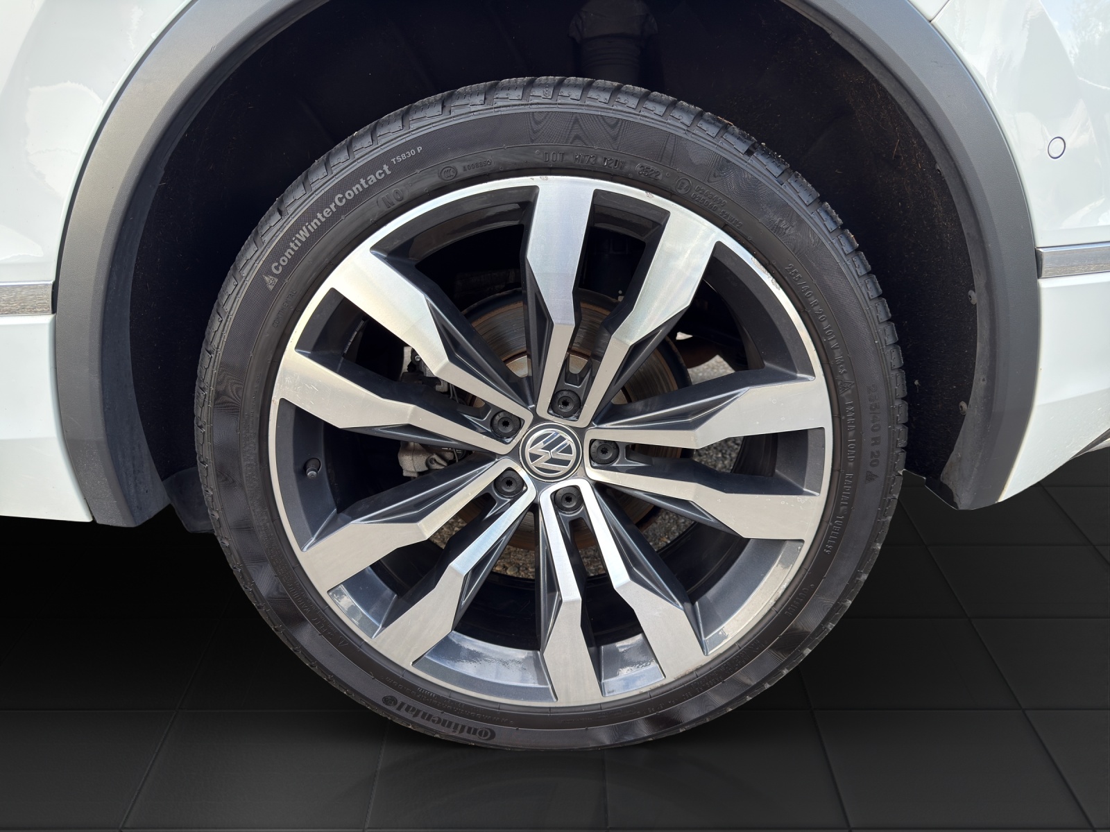 VW Tiguan 2.0TSI Highline *R-LINE* 4Motion* 220PS*-image-16