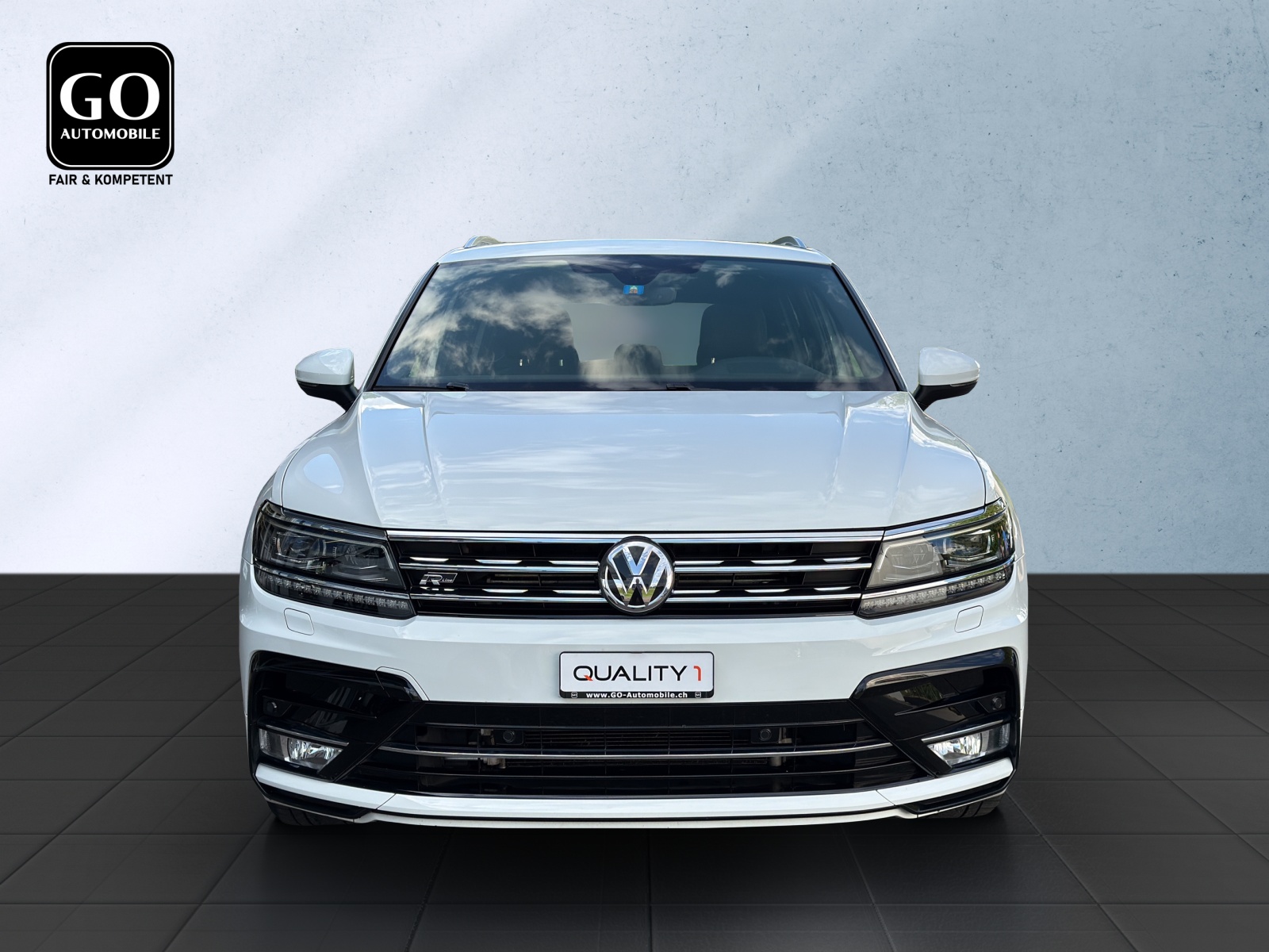 VW Tiguan 2.0TSI Highline *R-LINE* 4Motion* 220PS*-showroom-element-2
