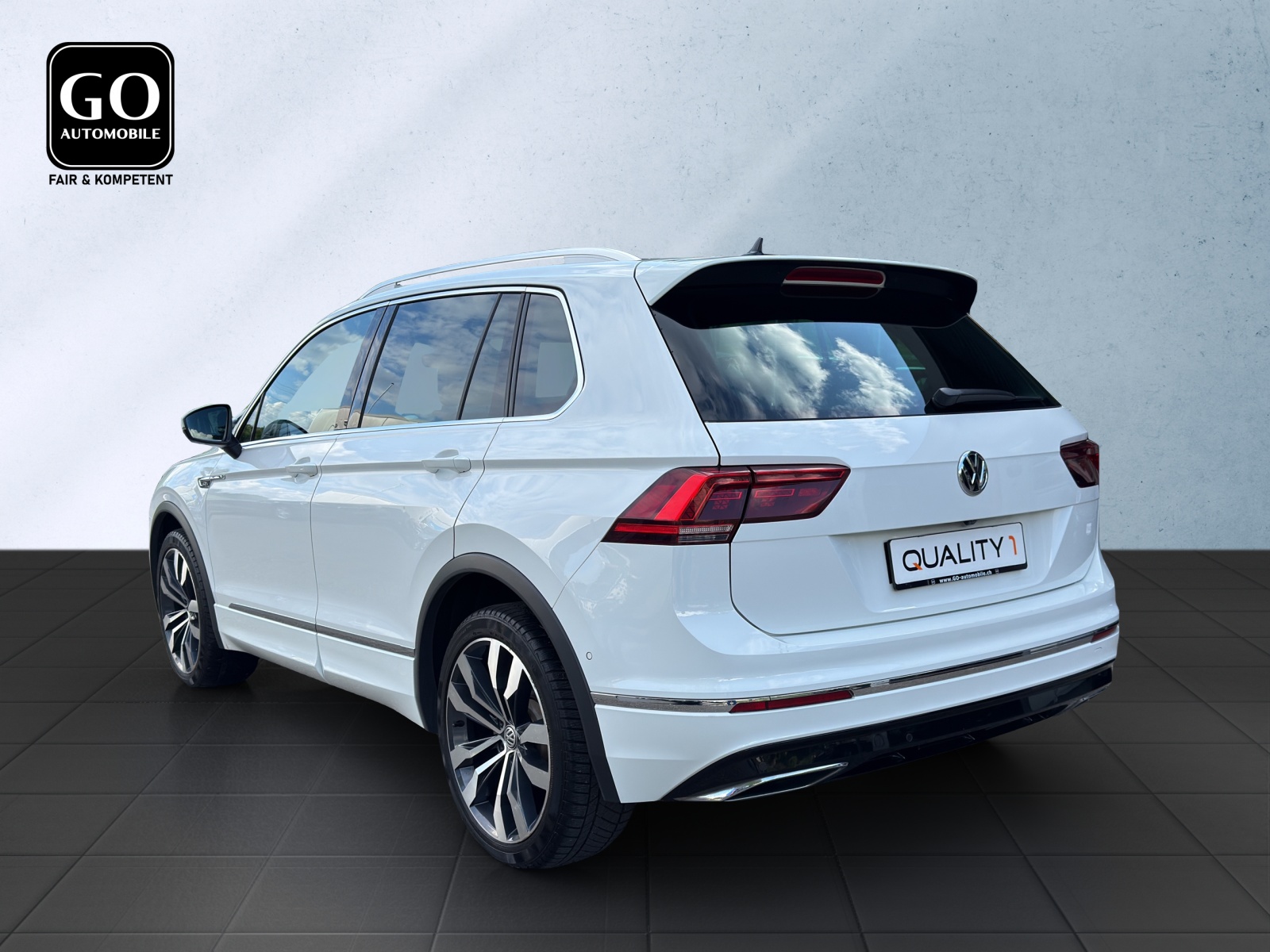 VW Tiguan 2.0TSI Highline *R-LINE* 4Motion* 220PS*-image-4