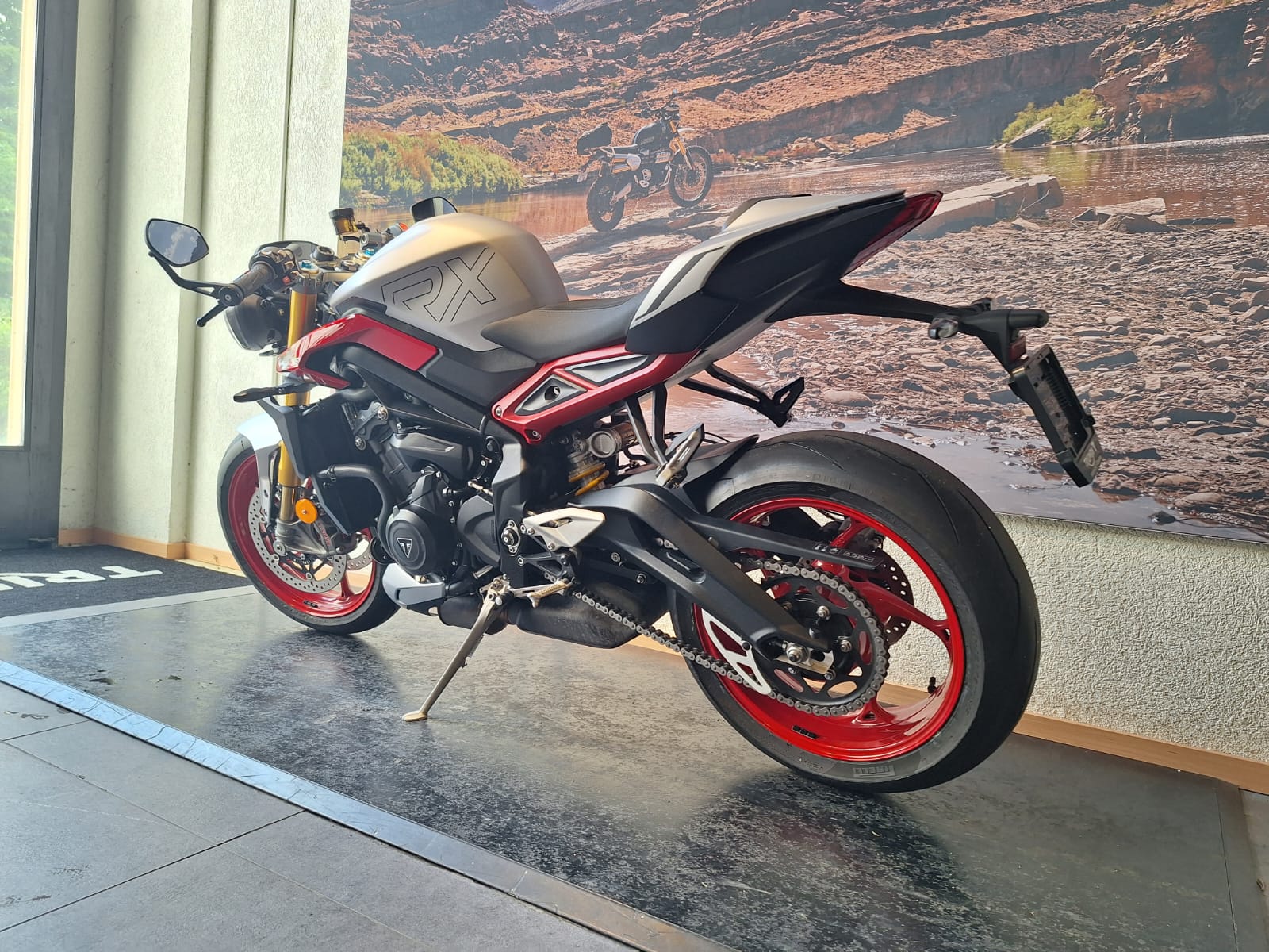 TRIUMPH Street Triple 765 RX-image-4