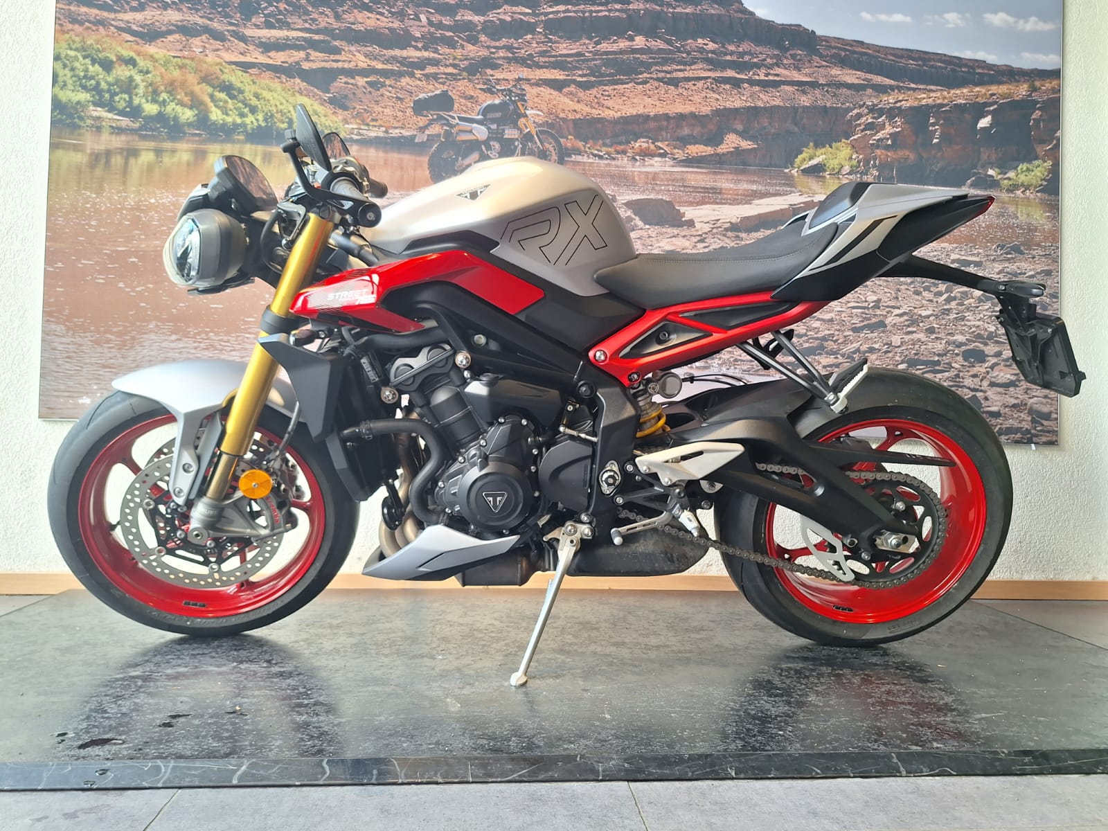 TRIUMPH Street Triple 765 RX-image-2