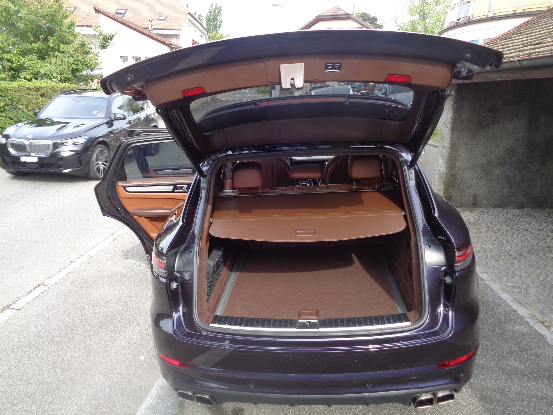 PORSCHE Cayenne Turbo-image-9