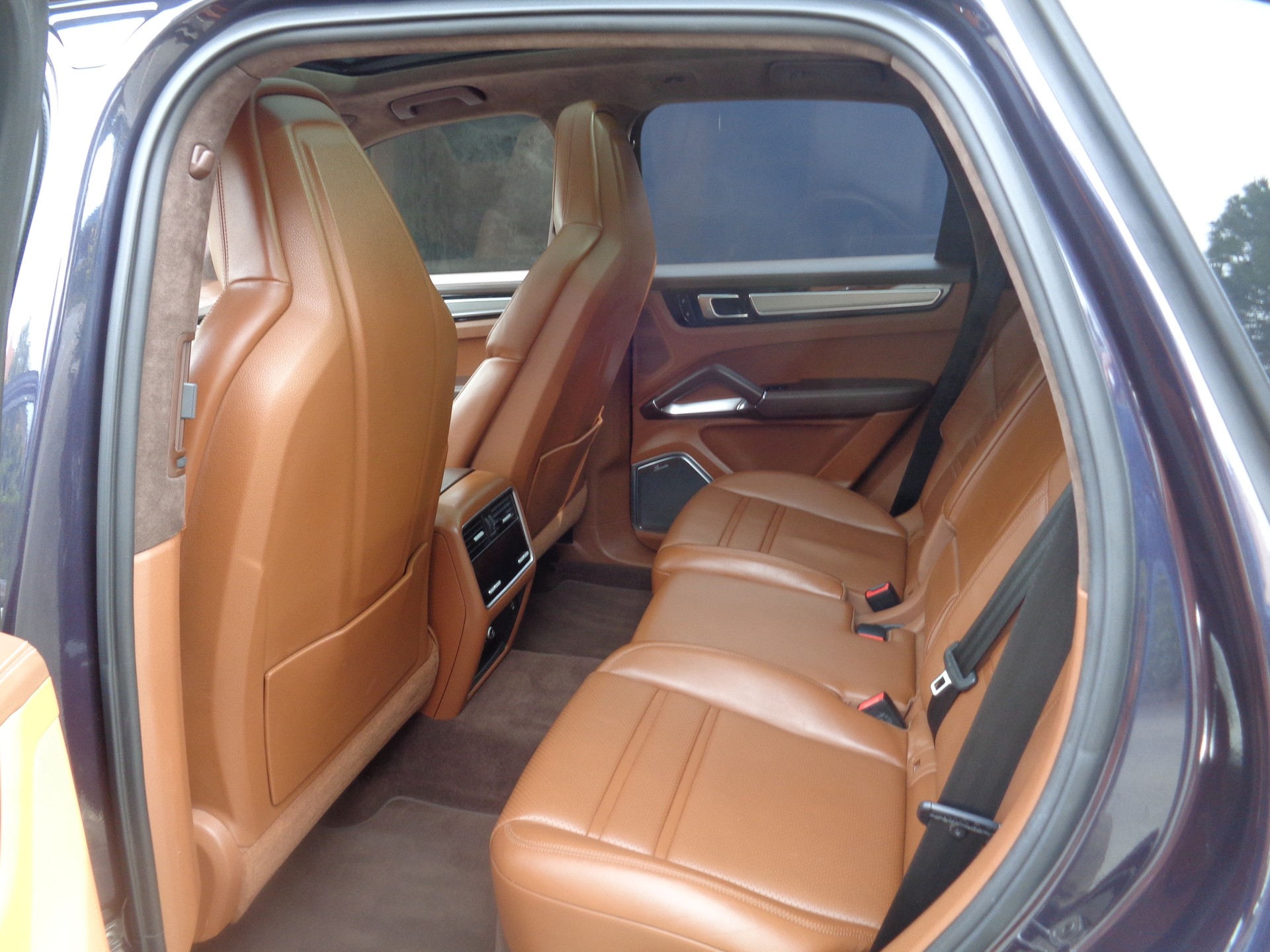 PORSCHE Cayenne Turbo-image-8