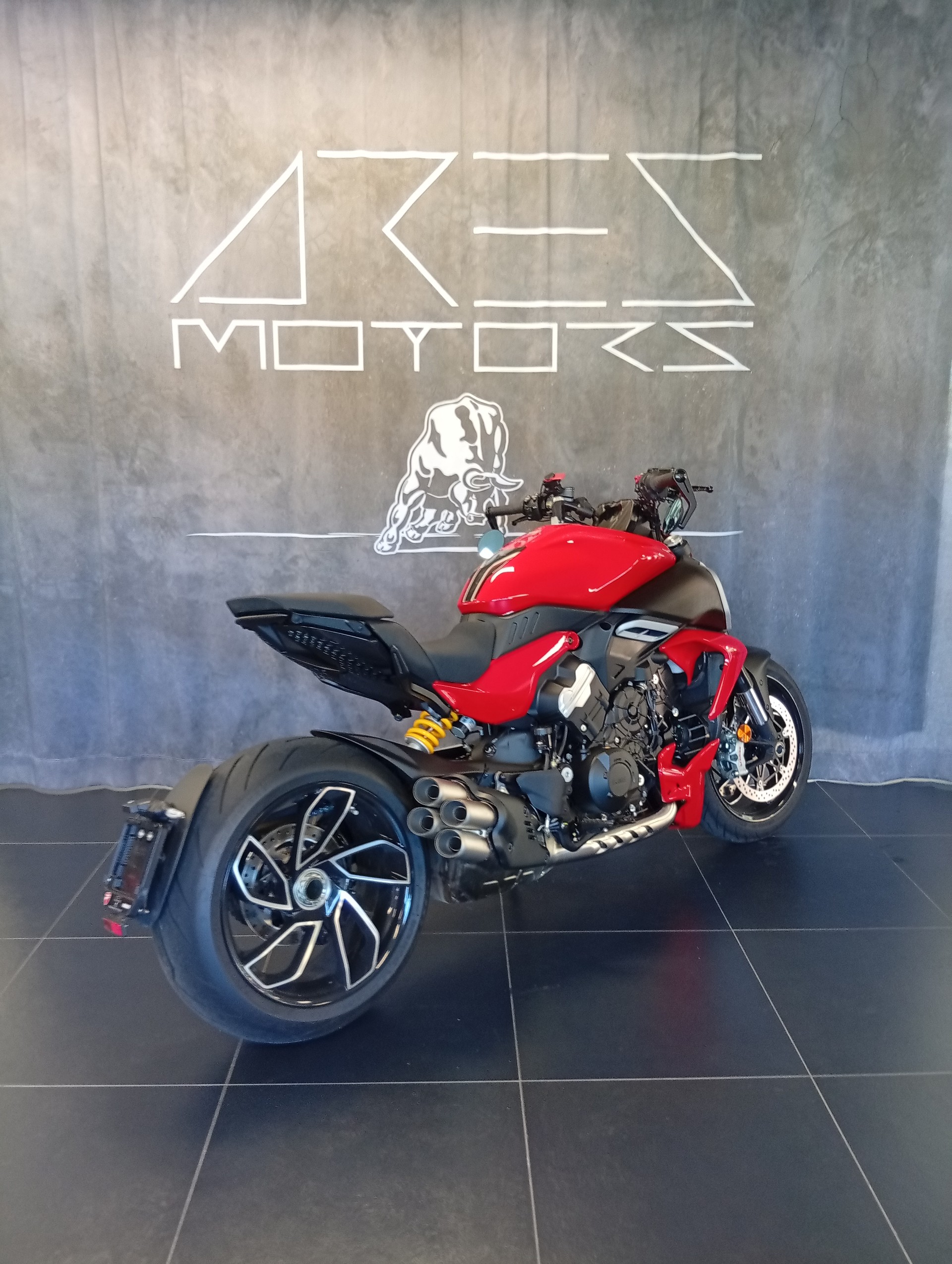 DUCATI Diavel V4-image-5