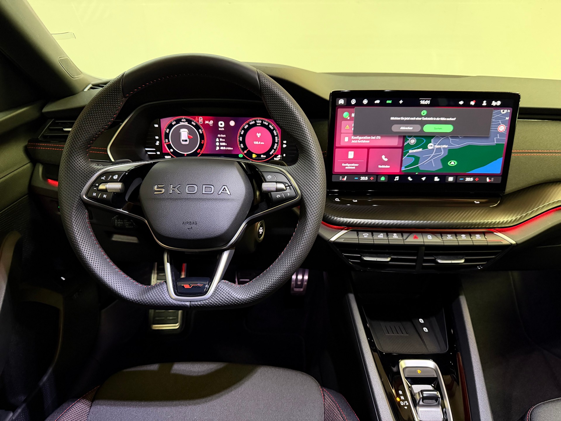 SKODA Octavia Combi 2.0 TSI DSG RS-image-15