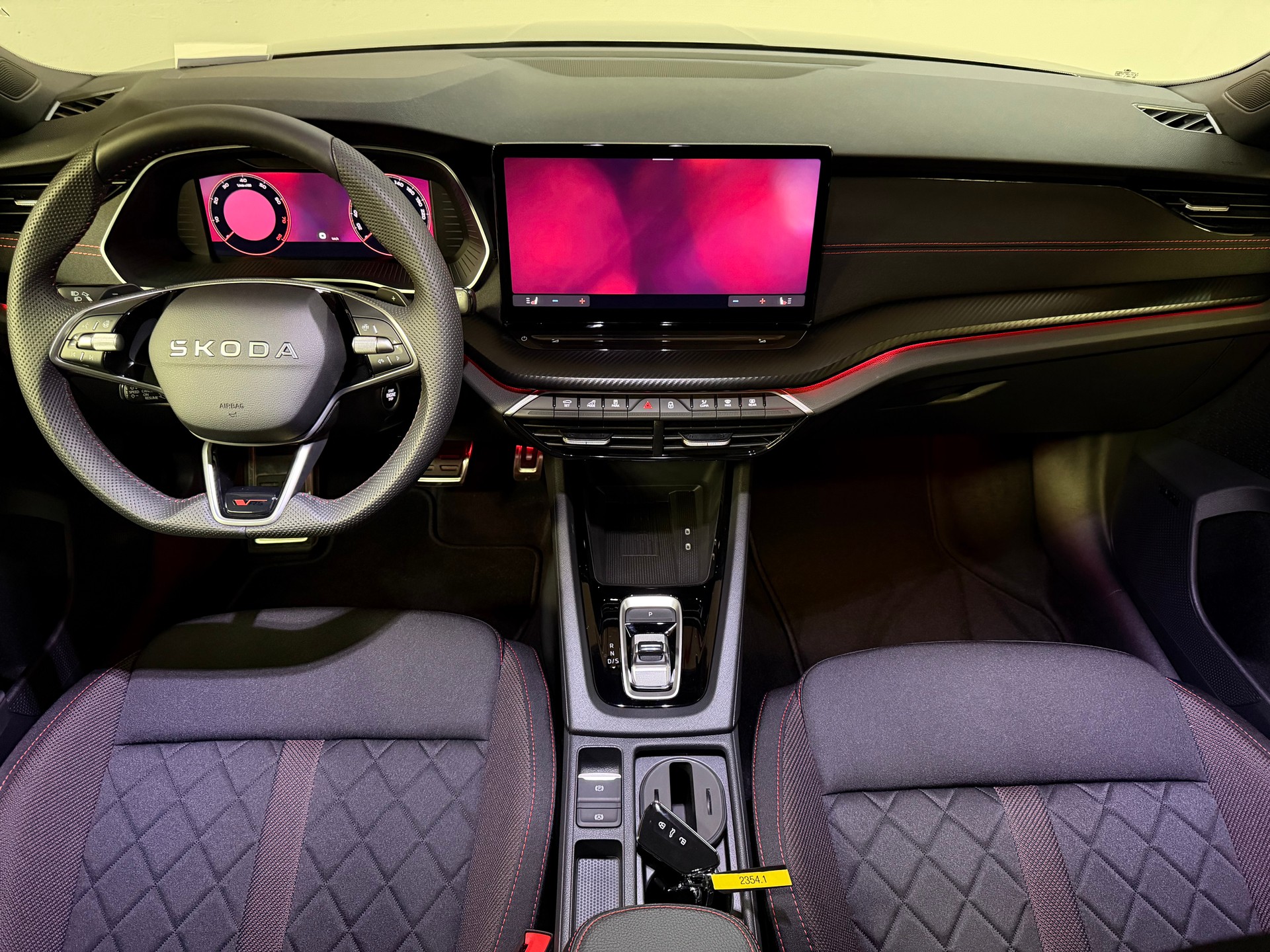 SKODA Octavia Combi 2.0 TSI DSG RS-image-12