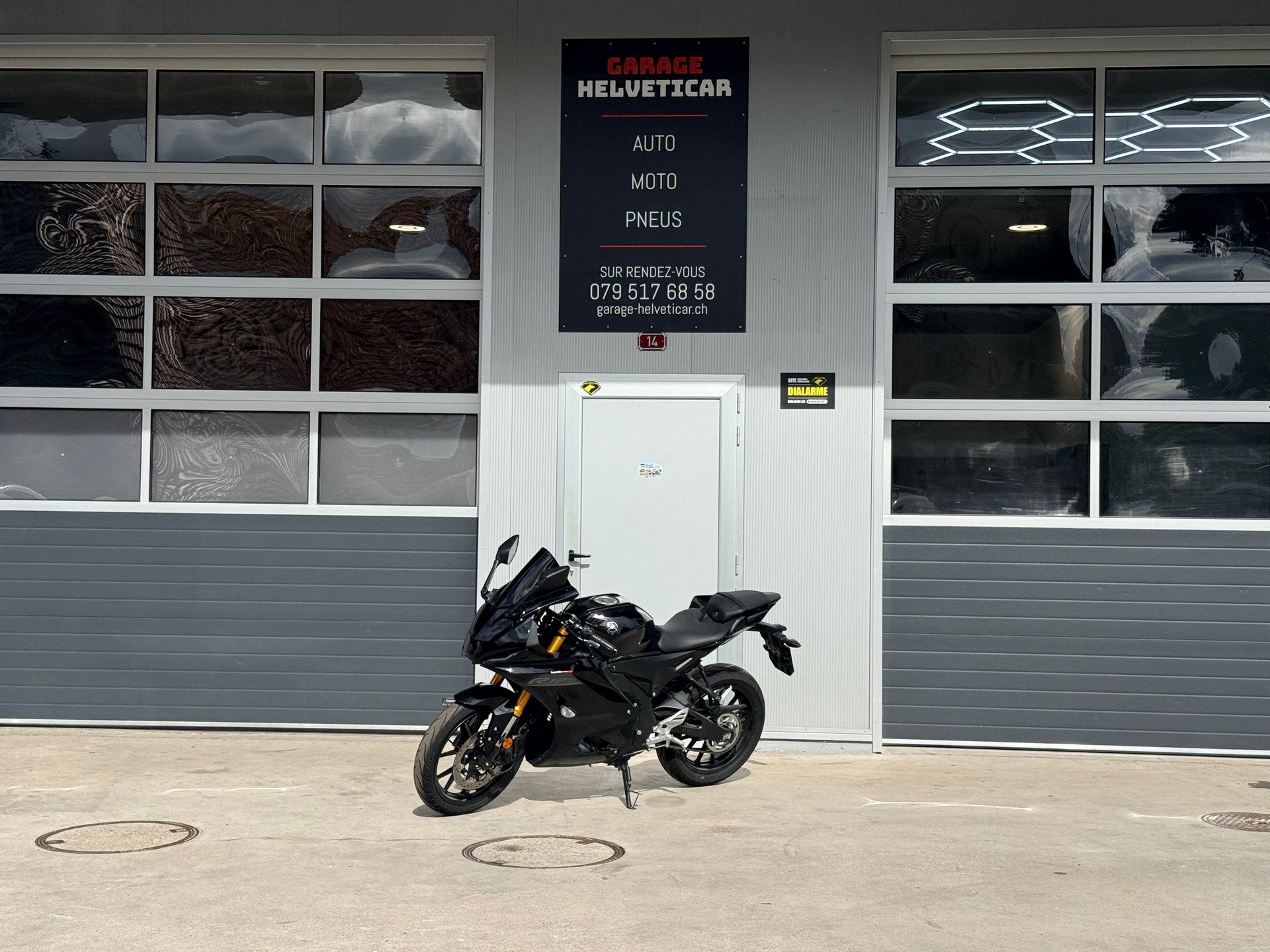YAMAHA R 125