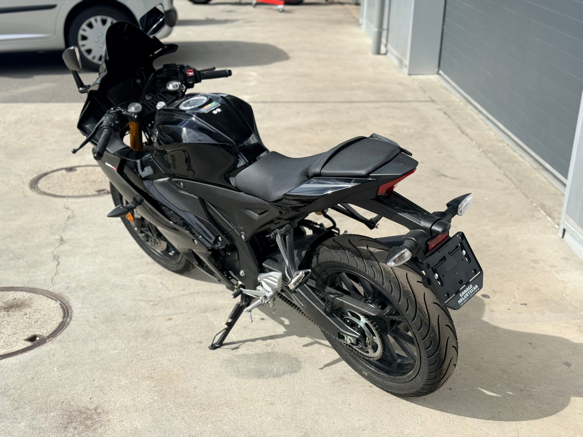 YAMAHA R 125-image-4