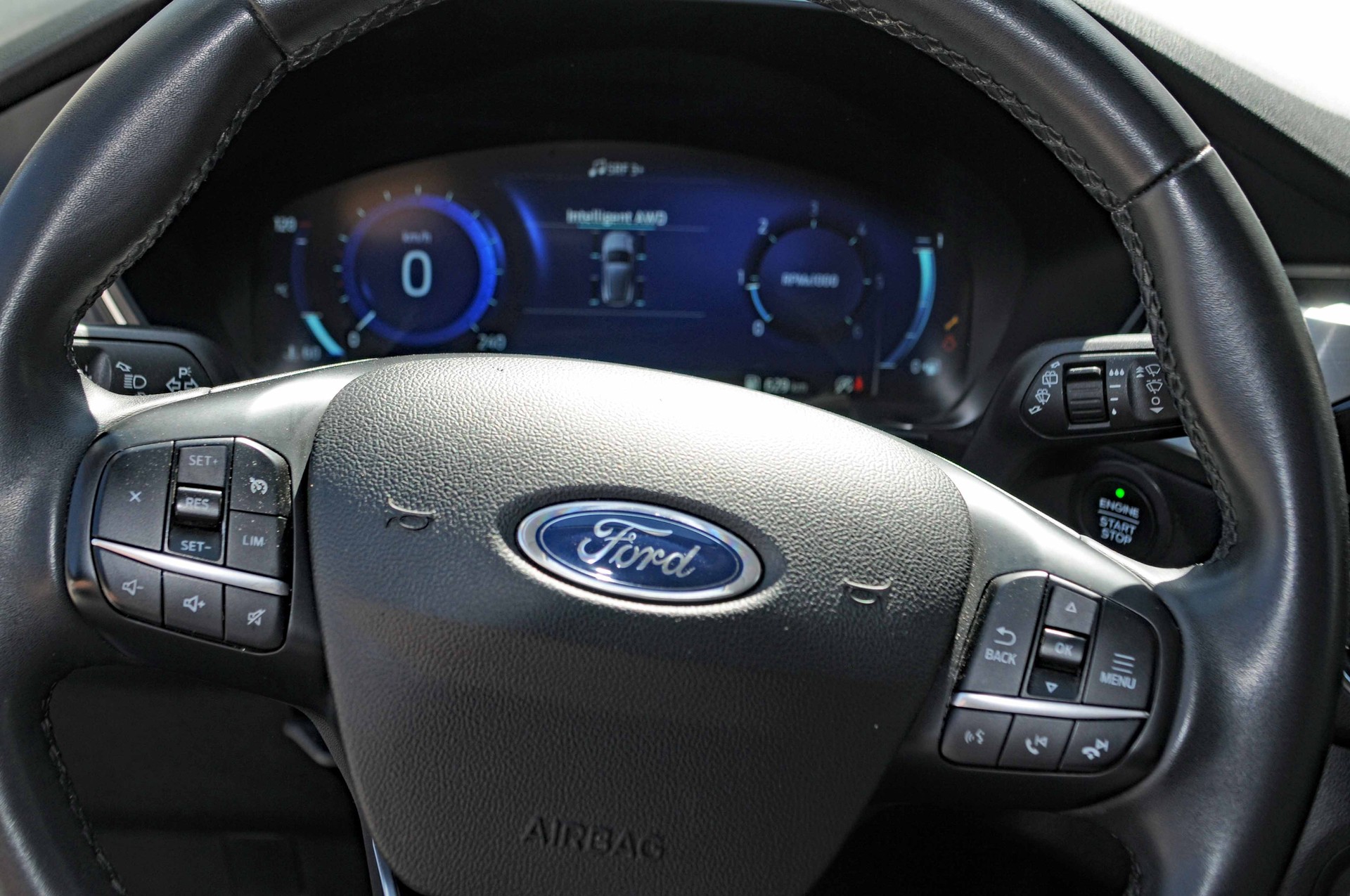 FORD Kuga 2.0 TDCi EcoBlue Titanium 4WD-image-16