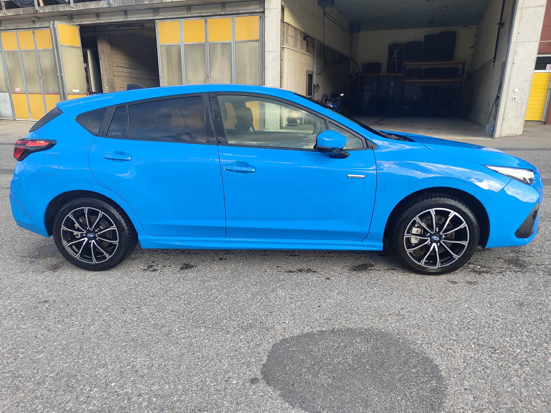 SUBARU Impreza 2.0 e-Boxer Luxury AWD Lineartronic-image-4