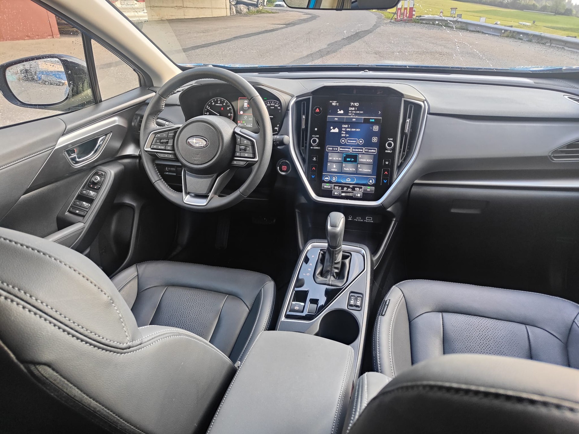 SUBARU Impreza 2.0 e-Boxer Luxury AWD Lineartronic-image-12