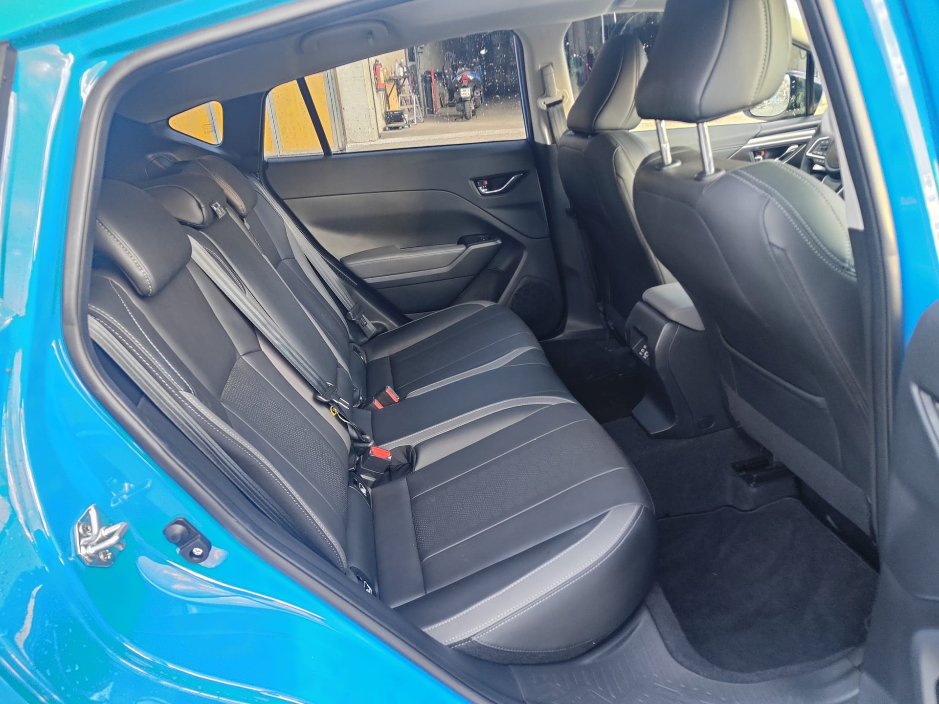 SUBARU Impreza 2.0 e-Boxer Luxury AWD Lineartronic-image-13