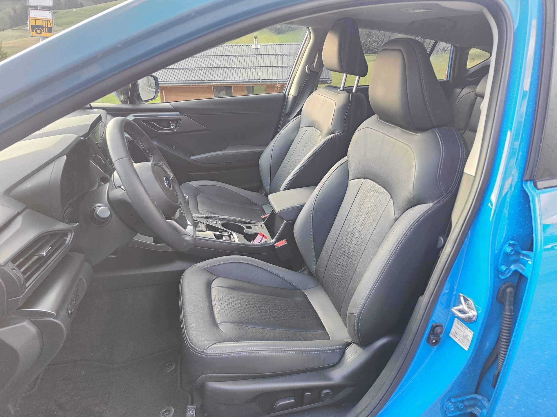 SUBARU Impreza 2.0 e-Boxer Luxury AWD Lineartronic-image-10