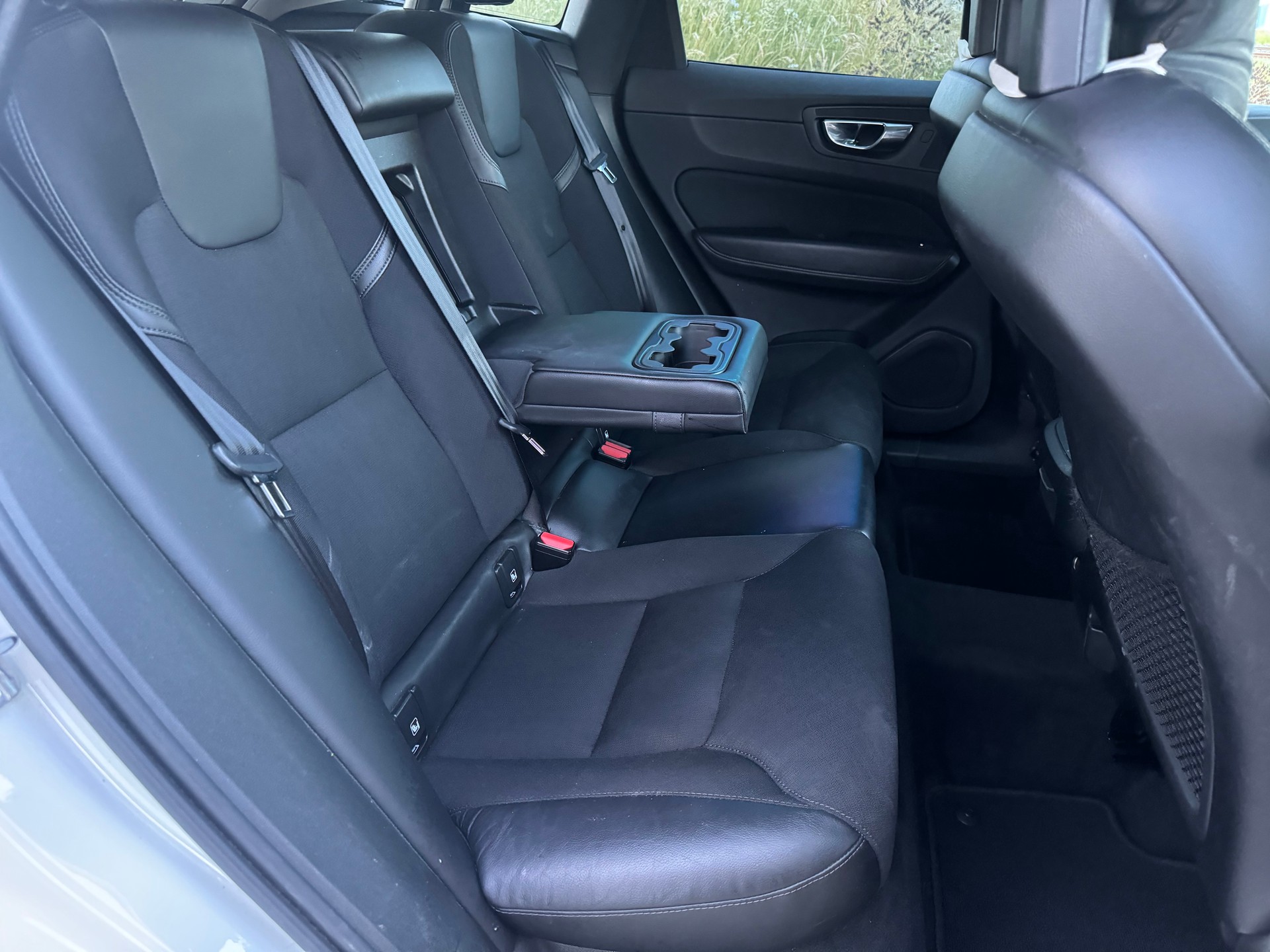VOLVO XC60 D4 AWD Inscription Geartronic-image-8