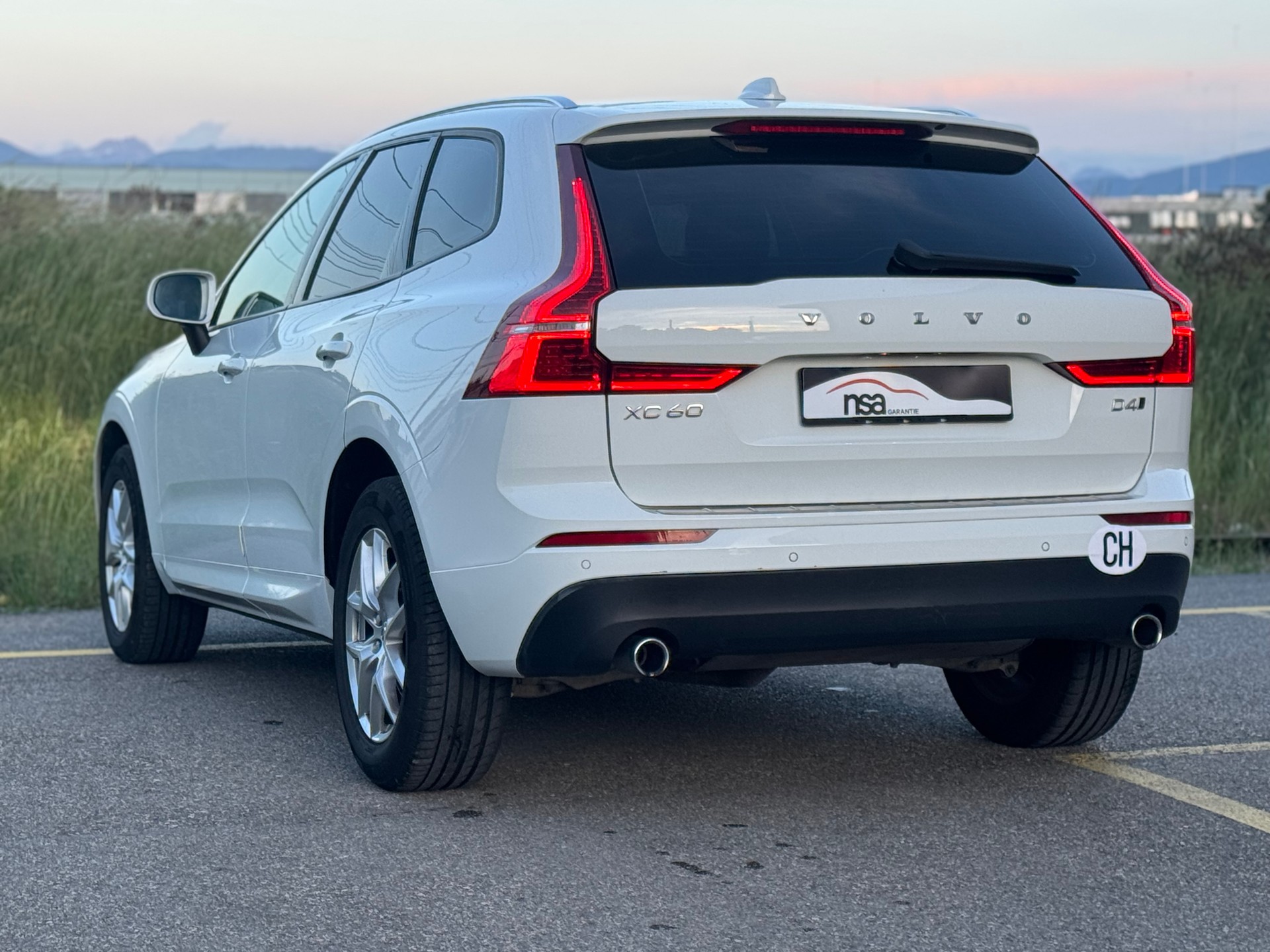 VOLVO XC60 D4 AWD Inscription Geartronic-image-5