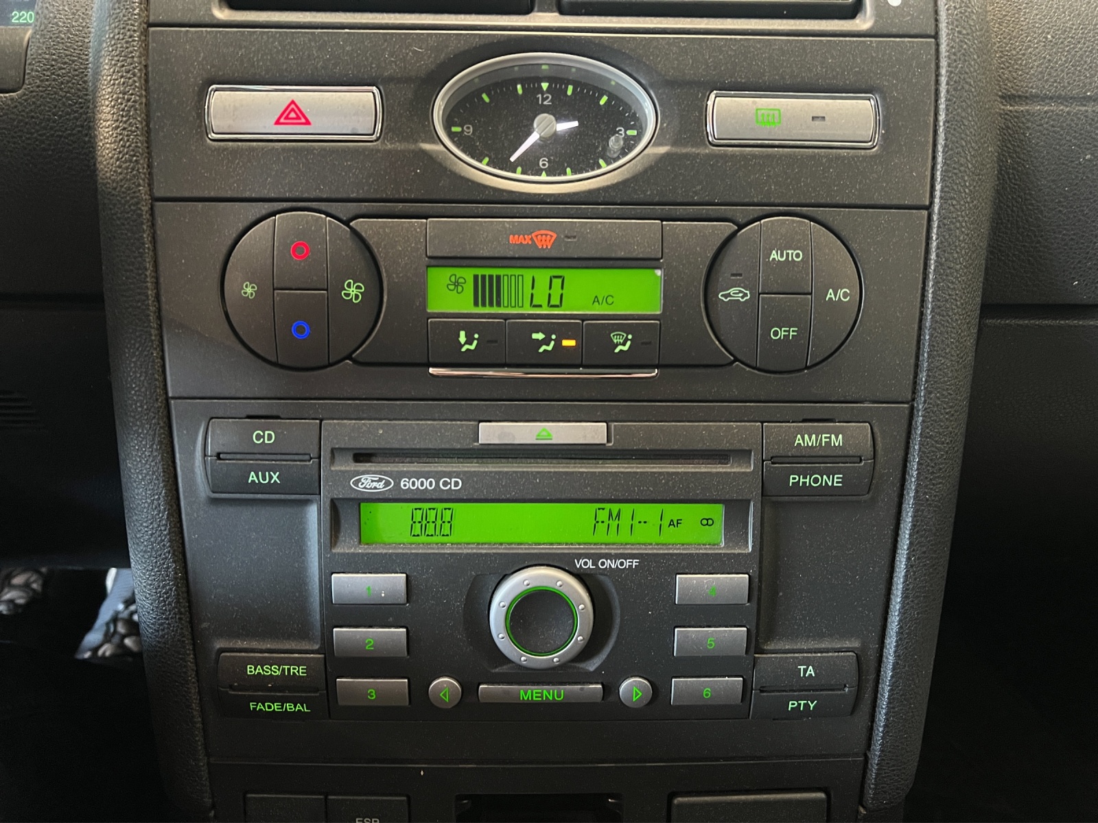 FORD Mondeo 2.0 TDCi 16V Ambiente-image-9