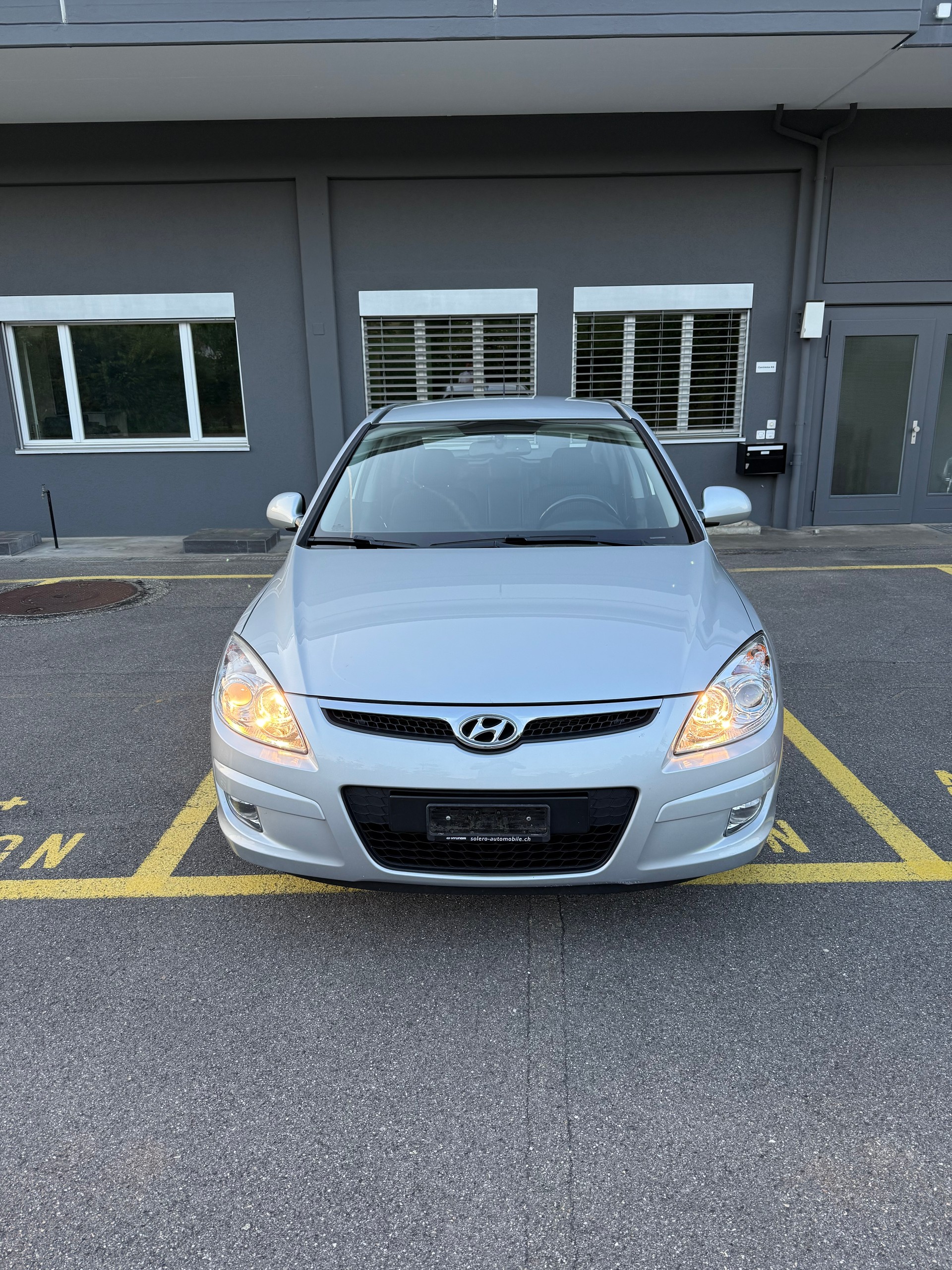 HYUNDAI i30 2.0 Premium-image-1