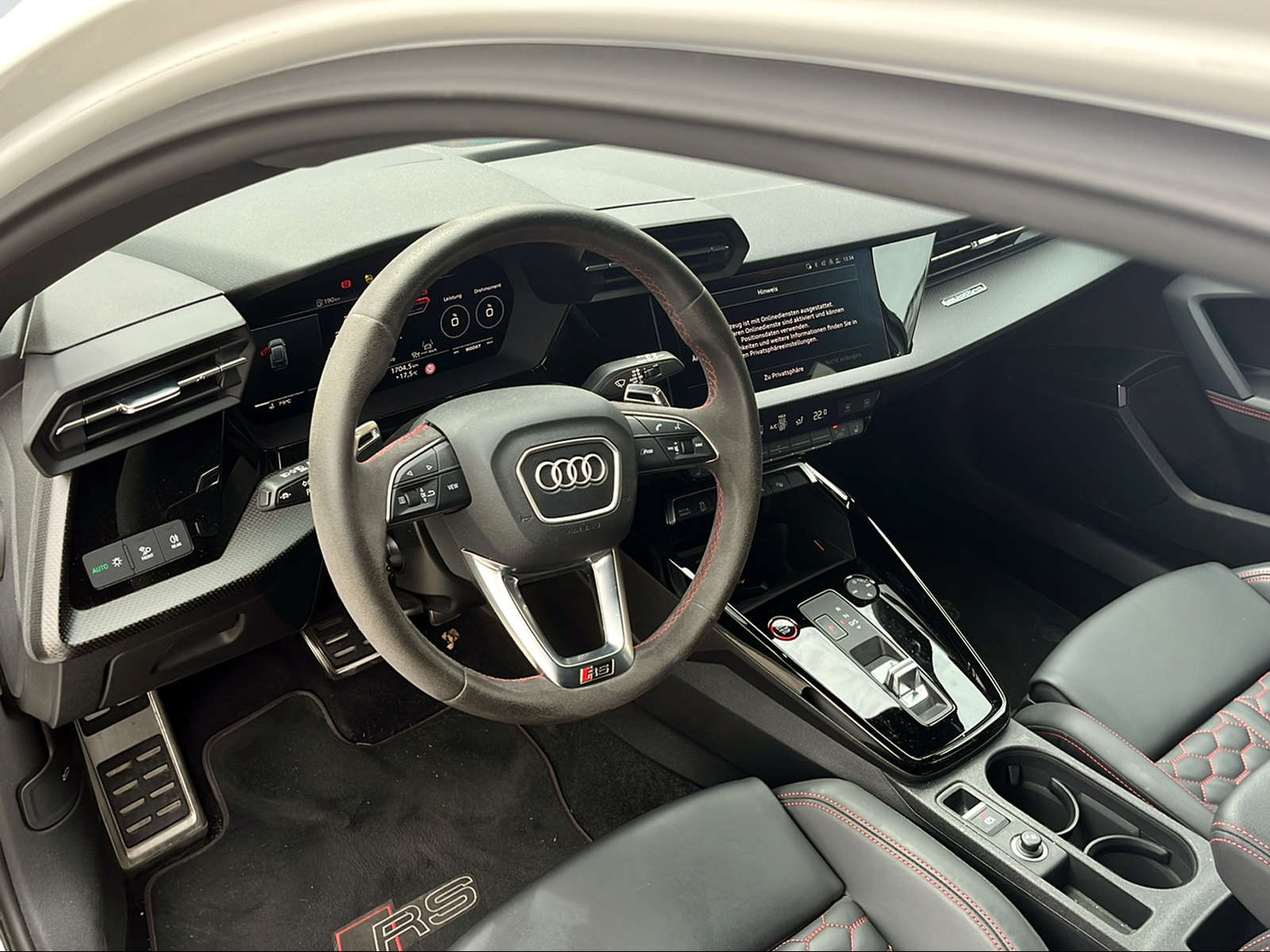 AUDI RS3 Sportback 2.5 TFSI quattro S-Tronic-image-10