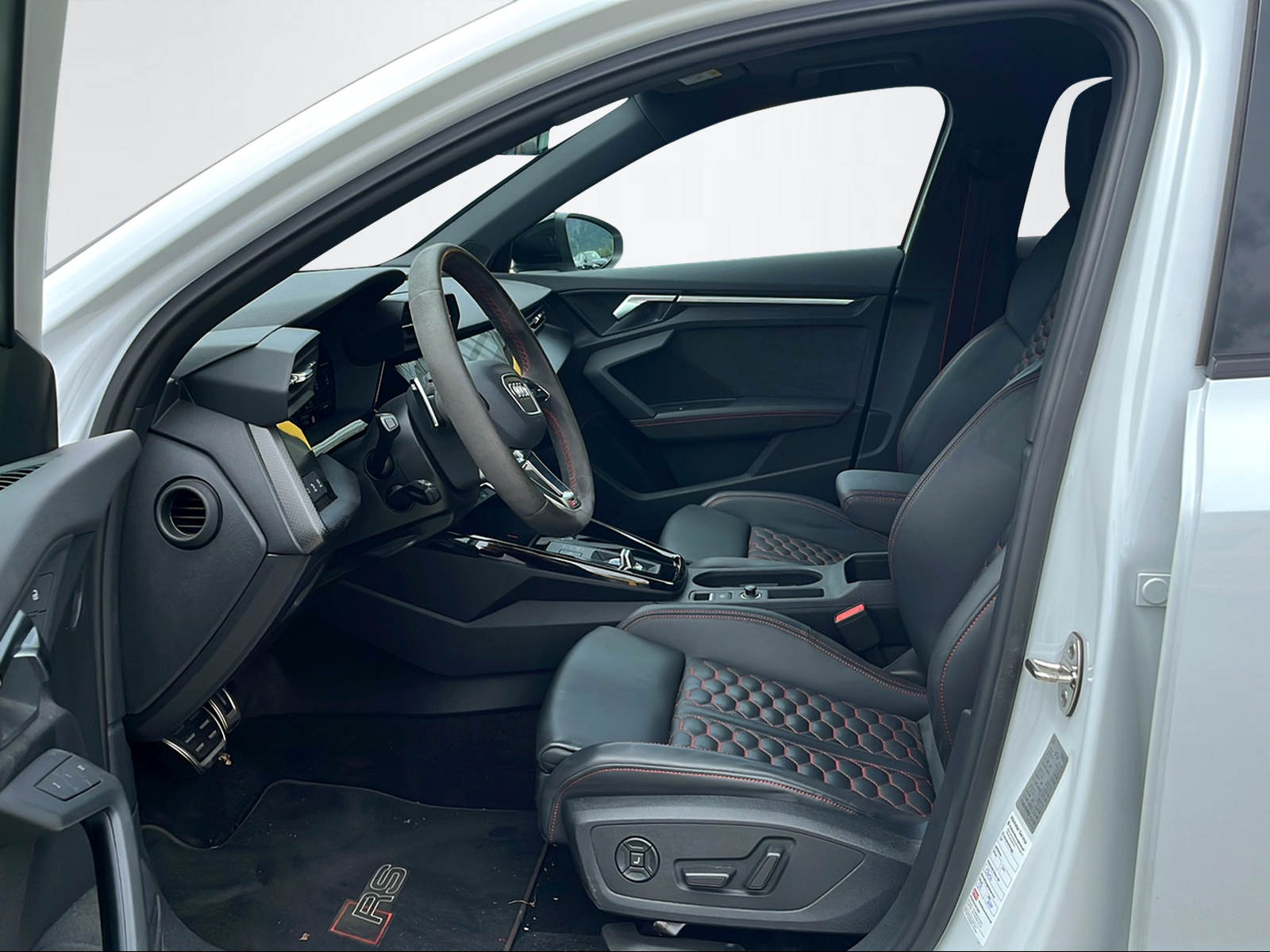 AUDI RS3 Sportback 2.5 TFSI quattro S-Tronic-image-7