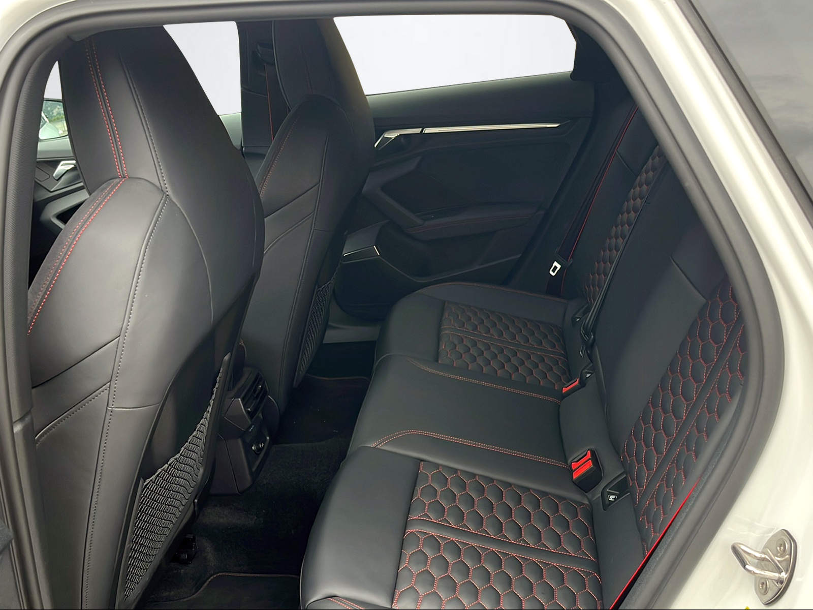AUDI RS3 Sportback 2.5 TFSI quattro S-Tronic-image-8