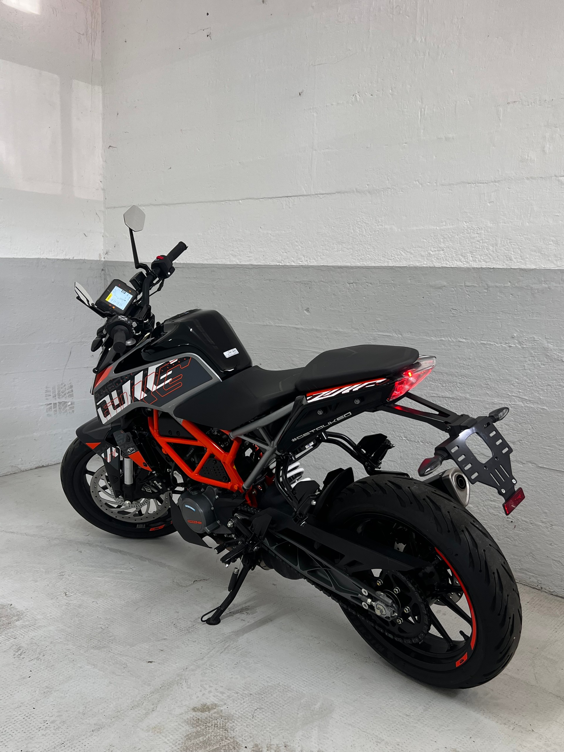 KTM 125 Duke-image-1
