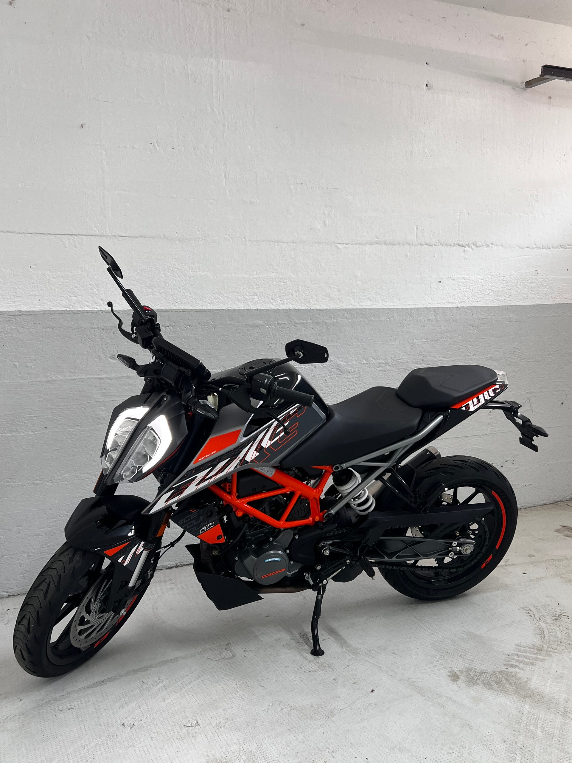 KTM 125 Duke-image-0