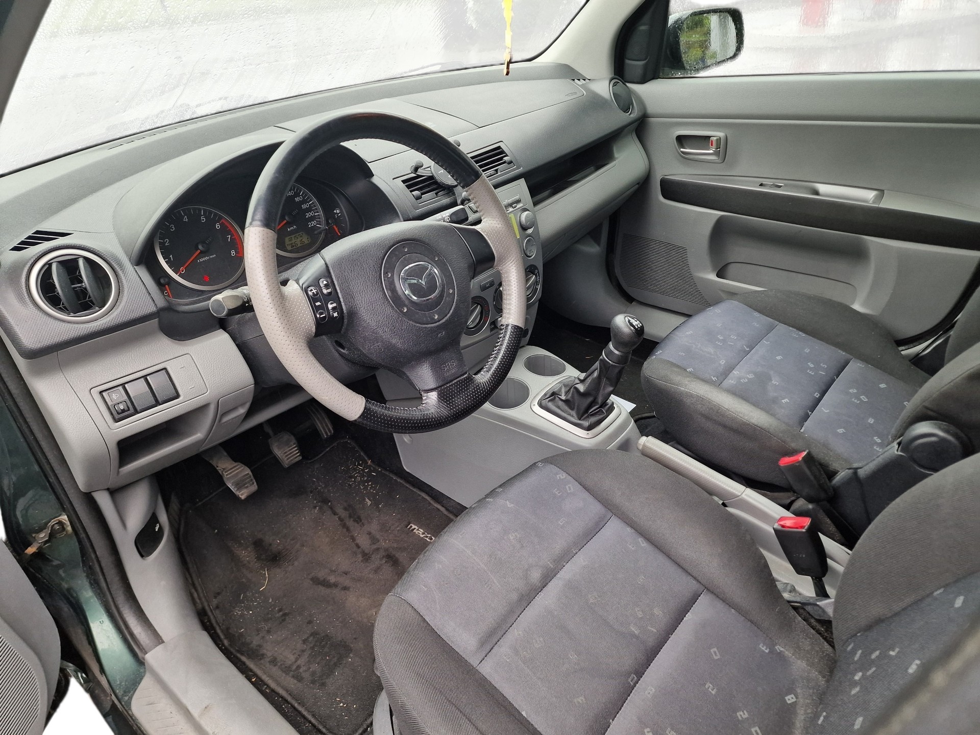 MAZDA 2 1.6i 16V Sport ab MFK 12Mt Gara 8xAlu-image-3