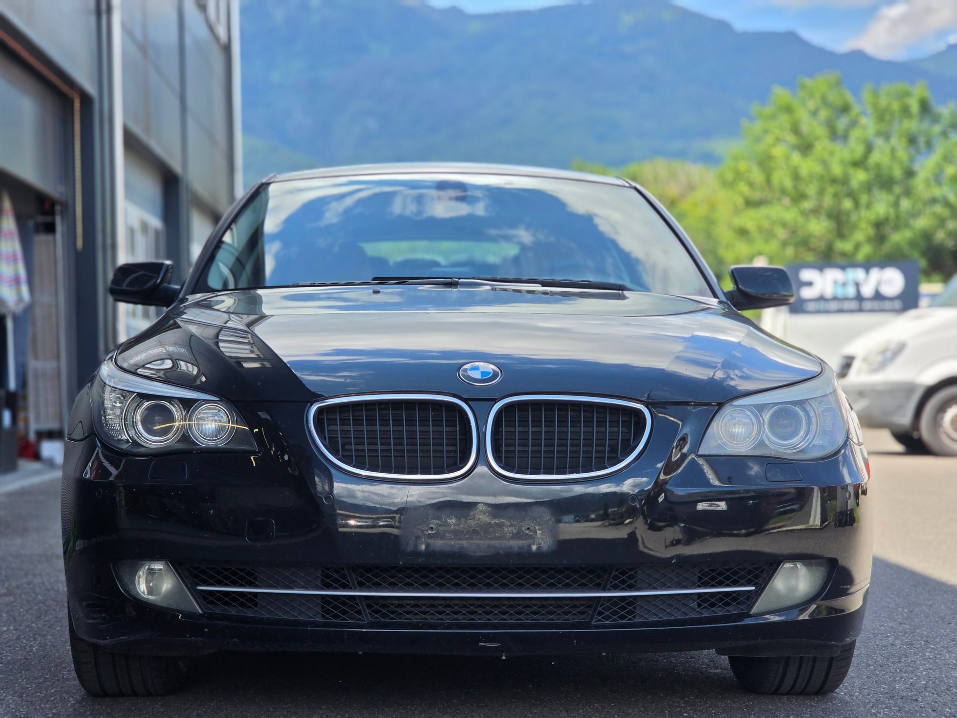 BMW 520d Touring Steptronic-showroom-element-1