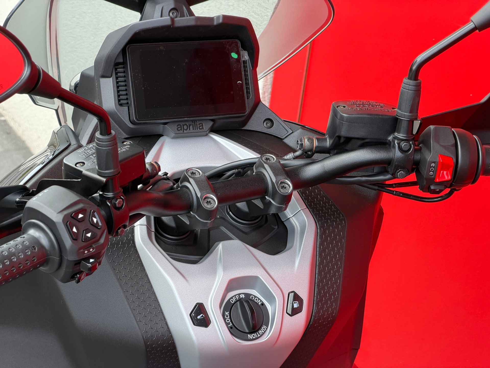 APRILIA SR 400 GT-image-5