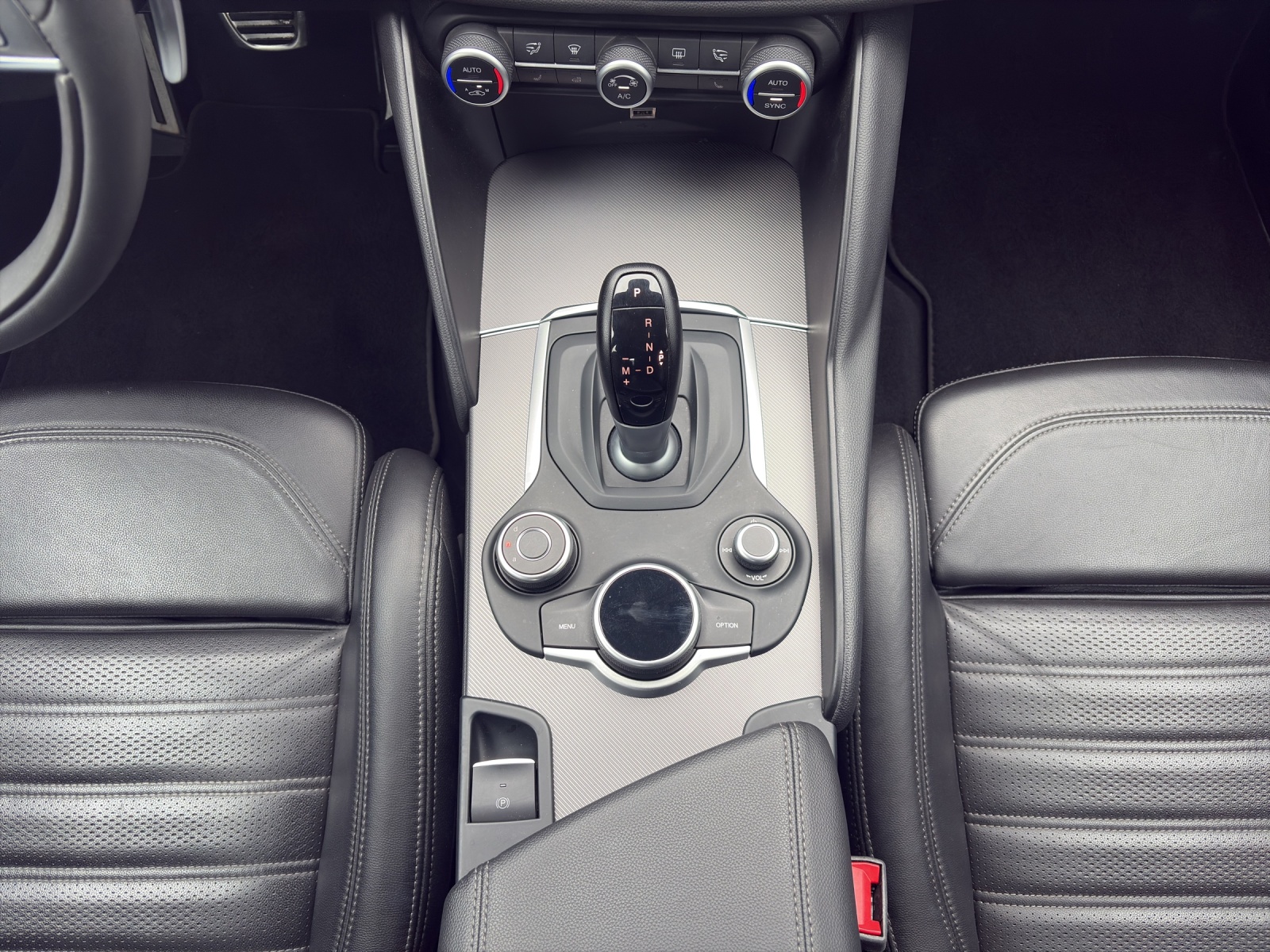 ALFA ROMEO Giulia 2.0 Veloce Q4 Automatic-image-15
