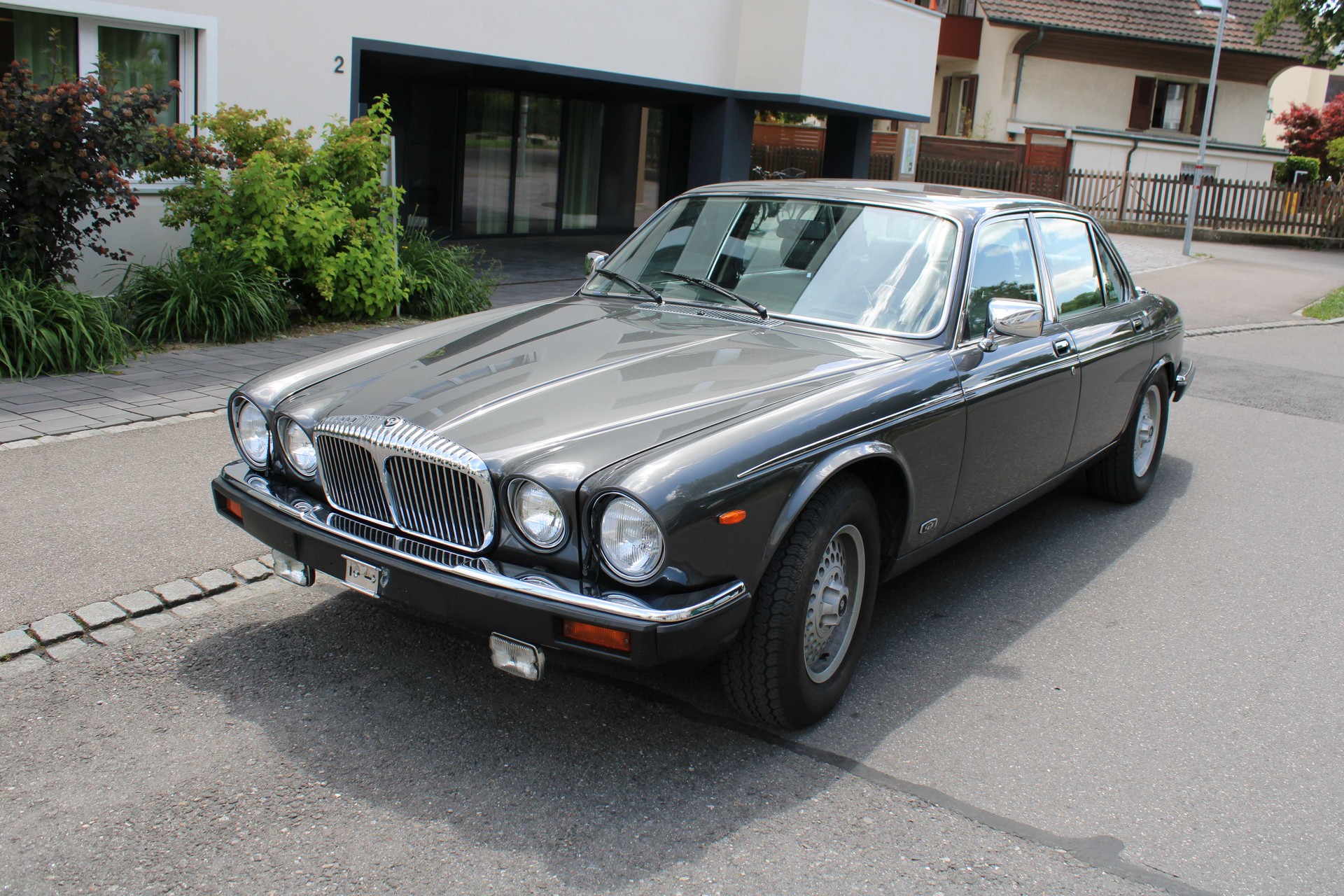 DAIMLER Double Six