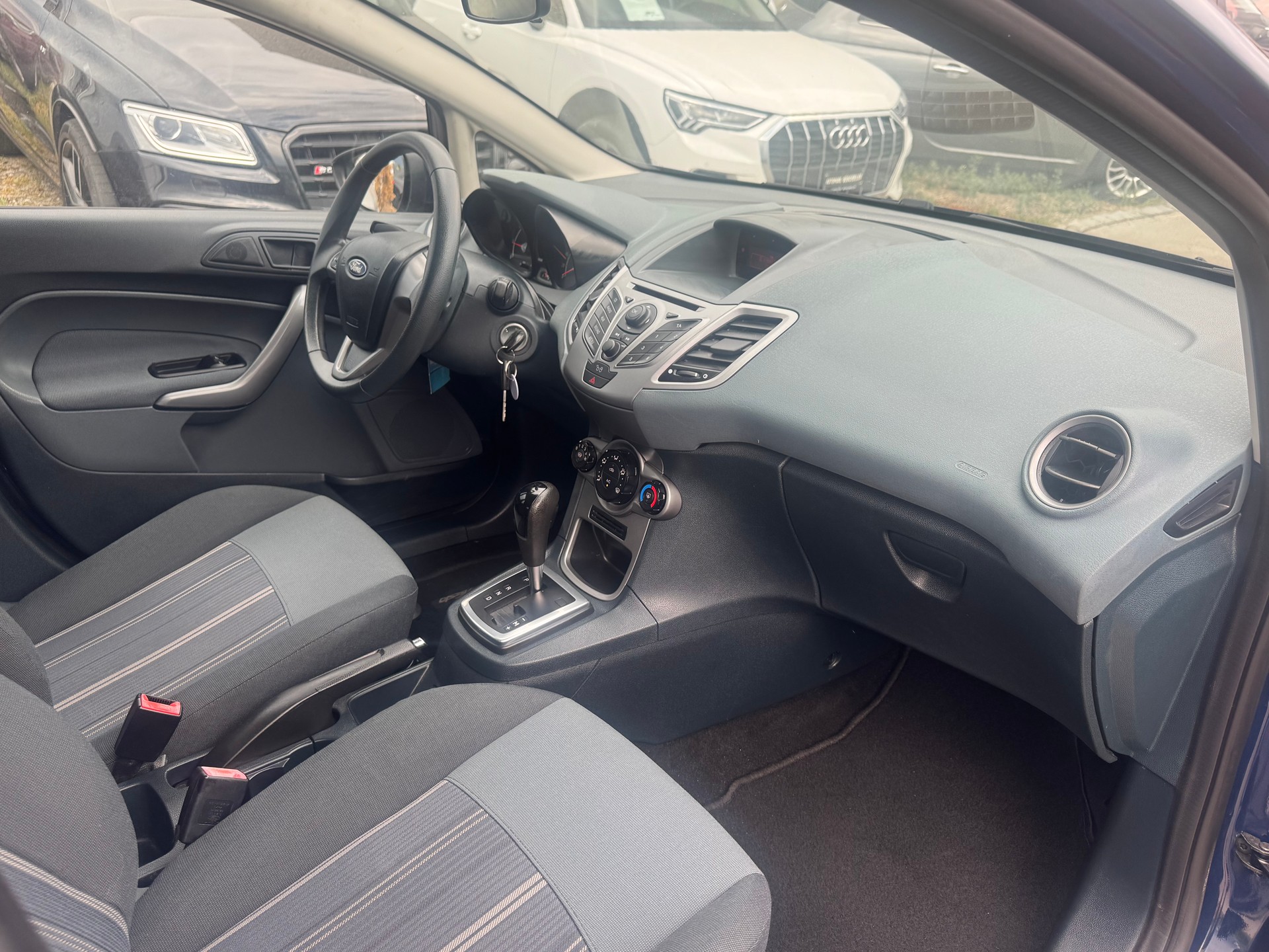 FORD Fiesta 1.4 16V Trend Automatic-image-6