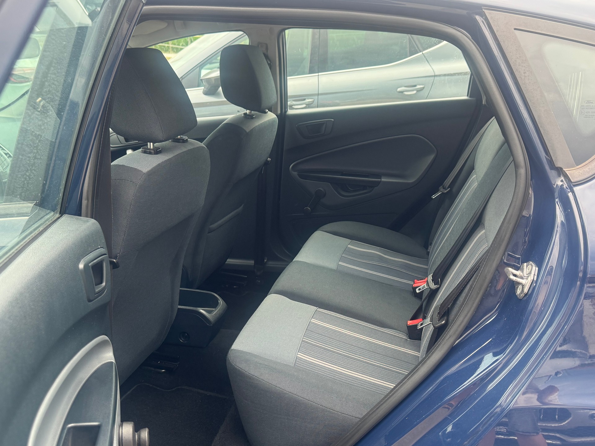 FORD Fiesta 1.4 16V Trend Automatic-image-10