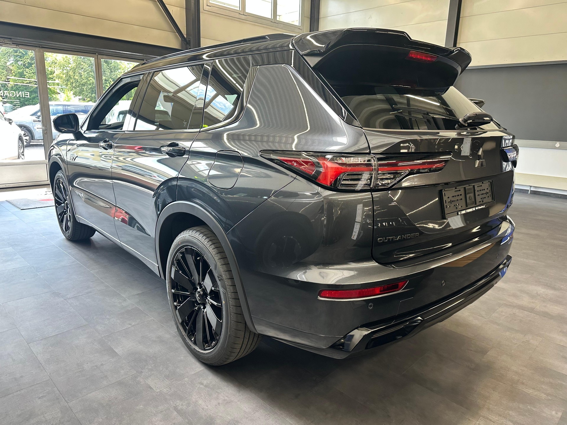 MITSUBISHI Outlander 2.4 PHEV Sport 4x4-showroom-element-1