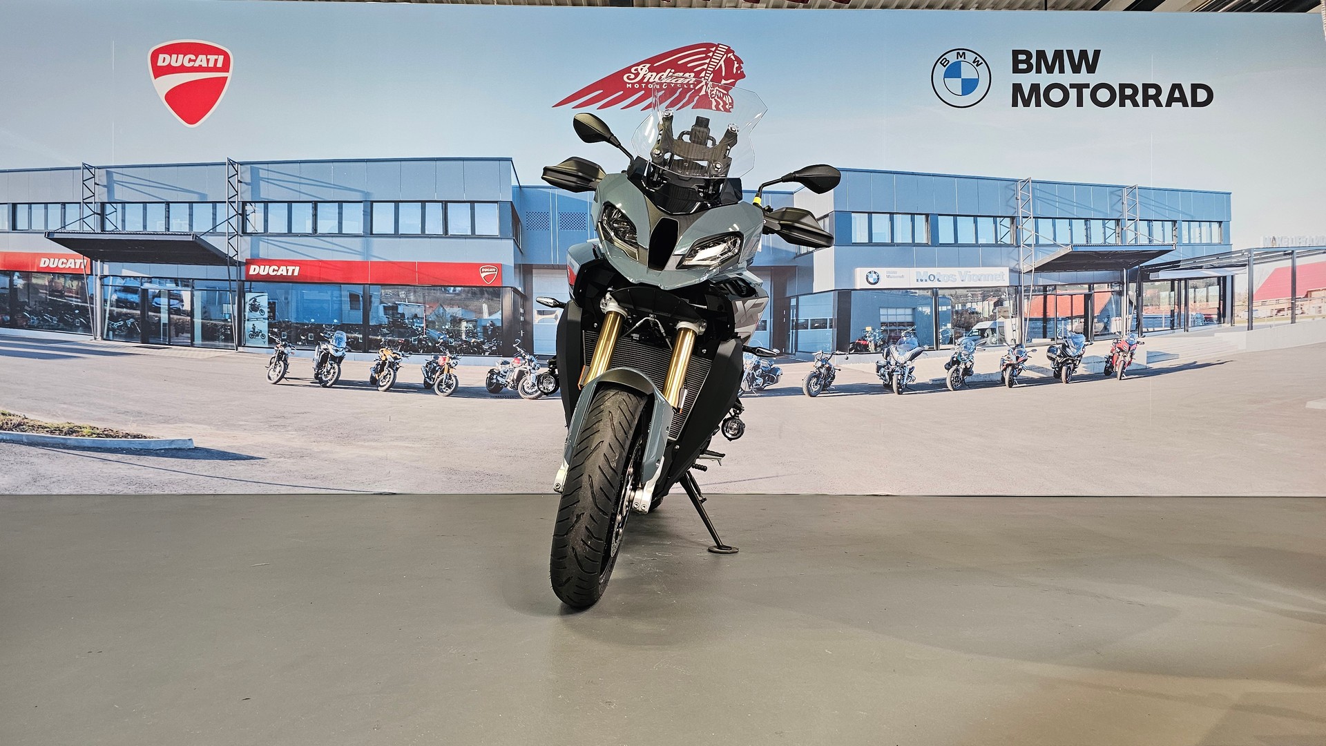 BMW S 1000 XR-image-1