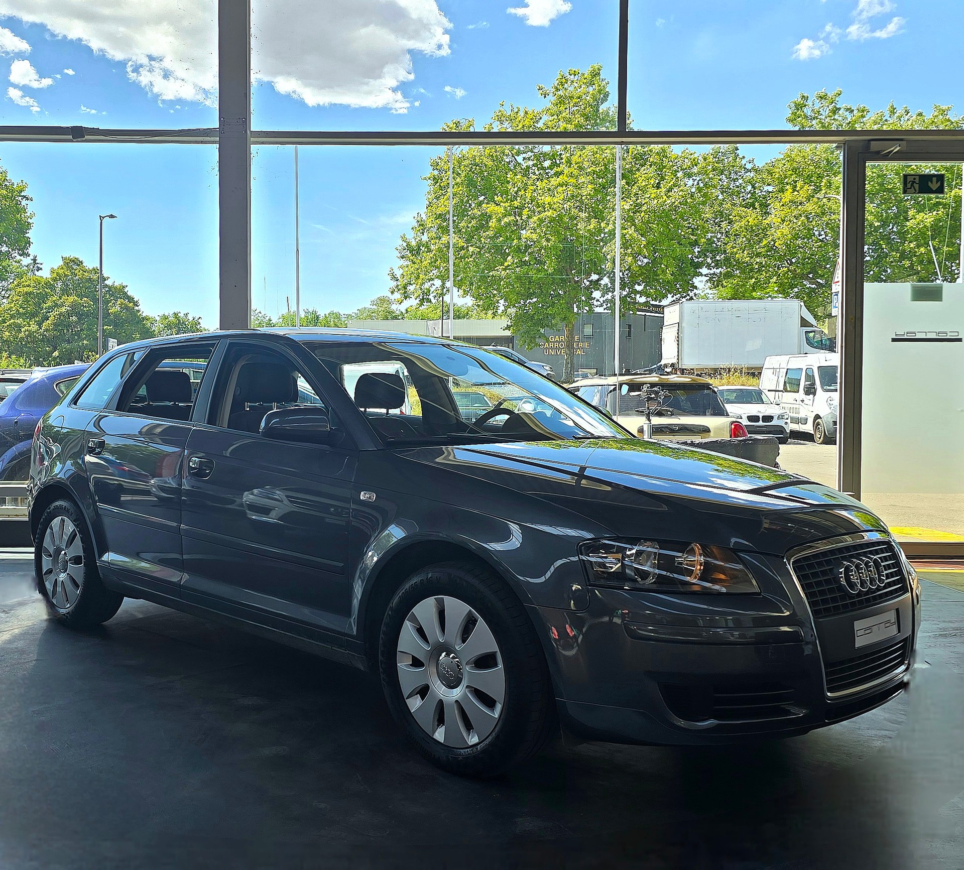 AUDI A3 Sportback 1.8 Turbo FSI Ambition-image-11