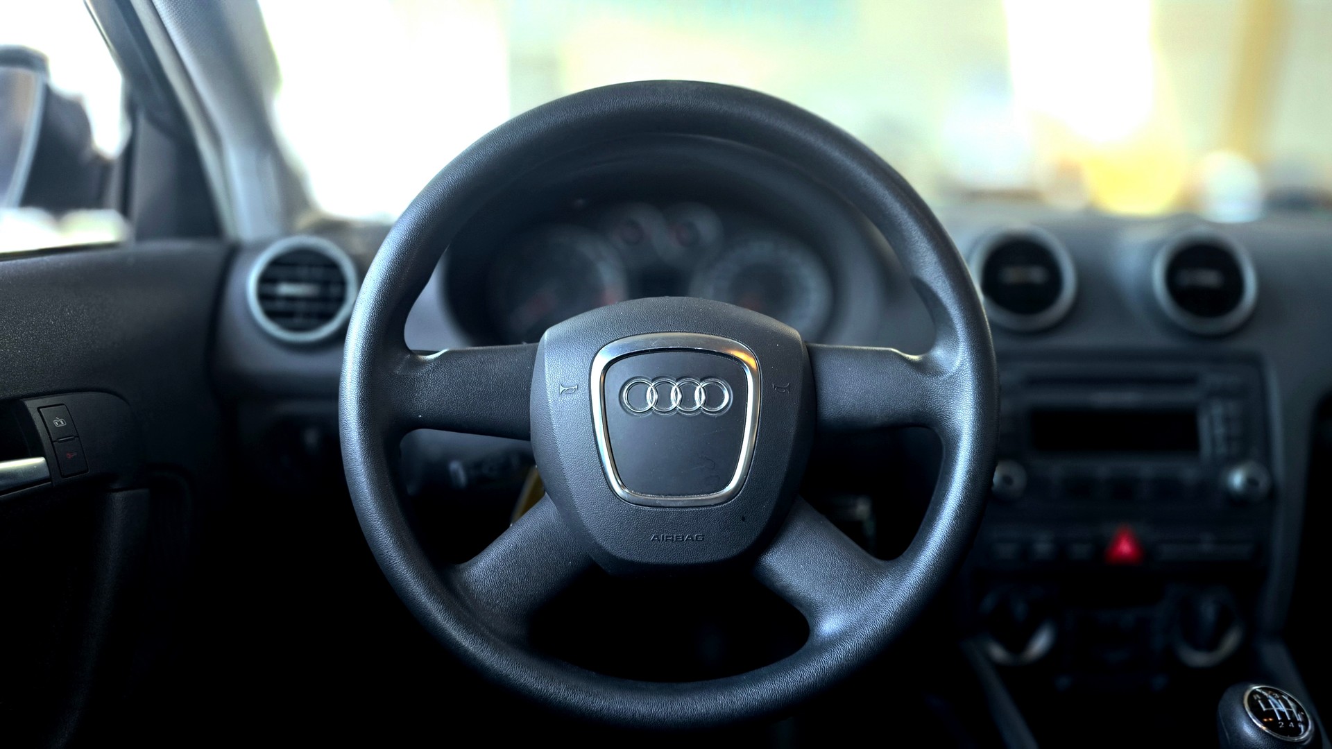 AUDI A3 Sportback 1.8 Turbo FSI Ambition-image-19