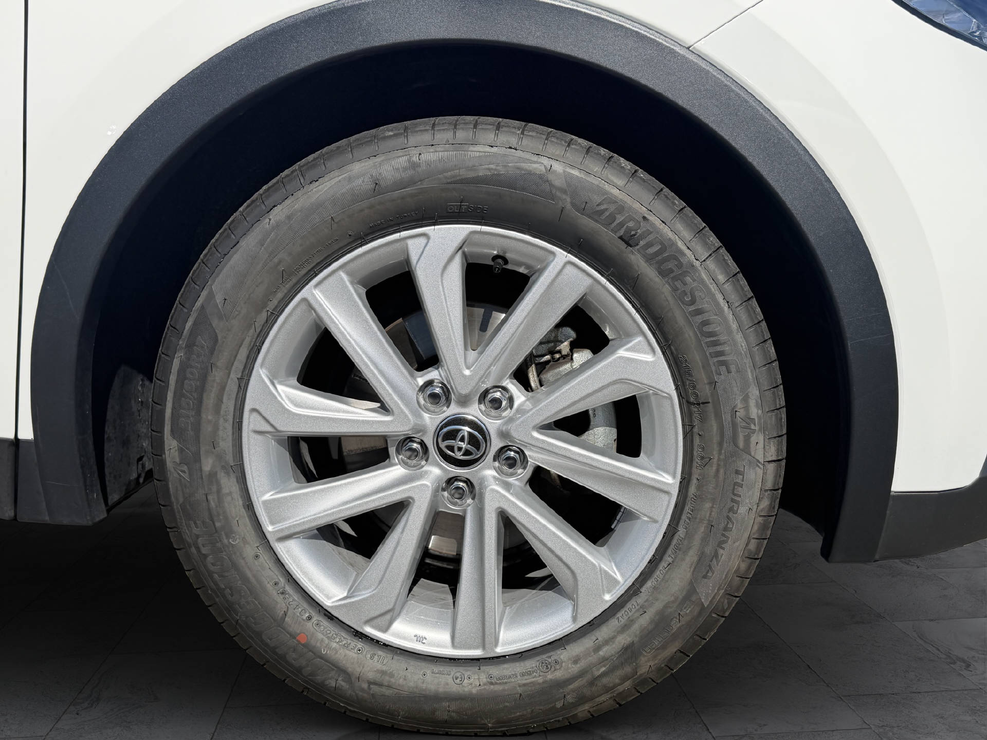 TOYOTA C-HR 1.8 HEV Comfort-image-6