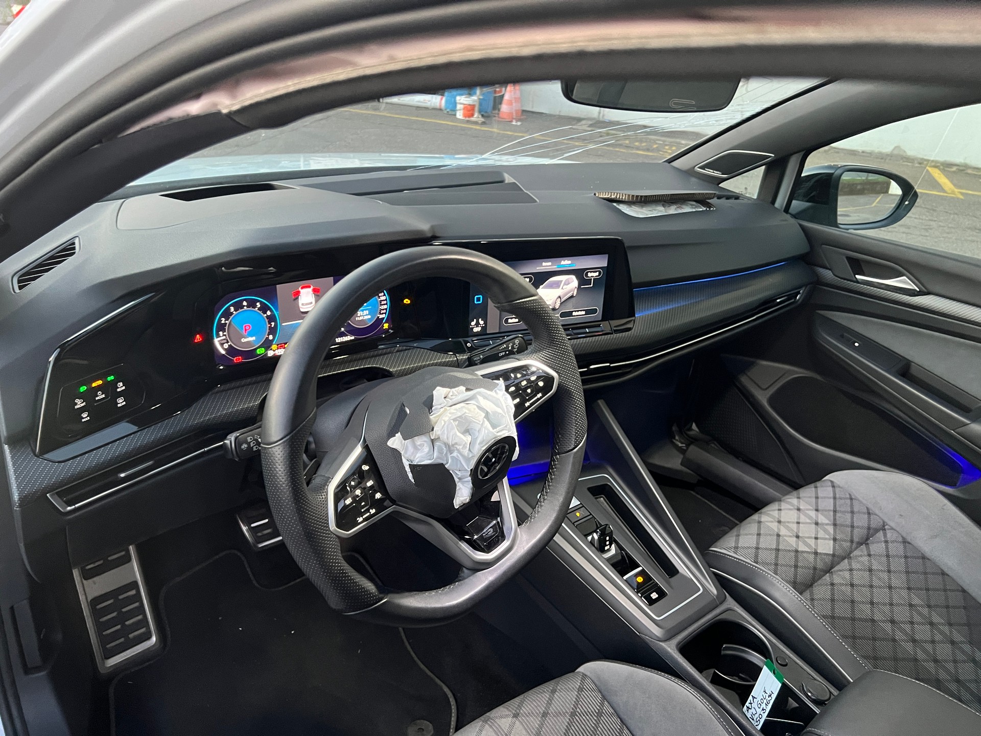 VW Golf 1.5 eTSI mHEV ACT R-Line DSG-image-13