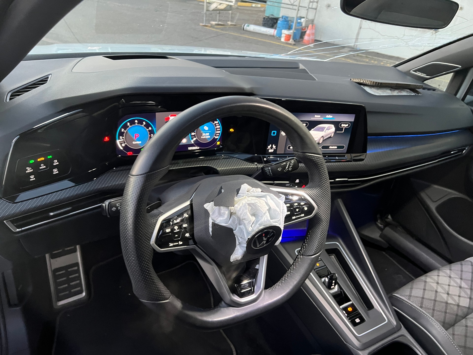 VW Golf 1.5 eTSI mHEV ACT R-Line DSG-image-16